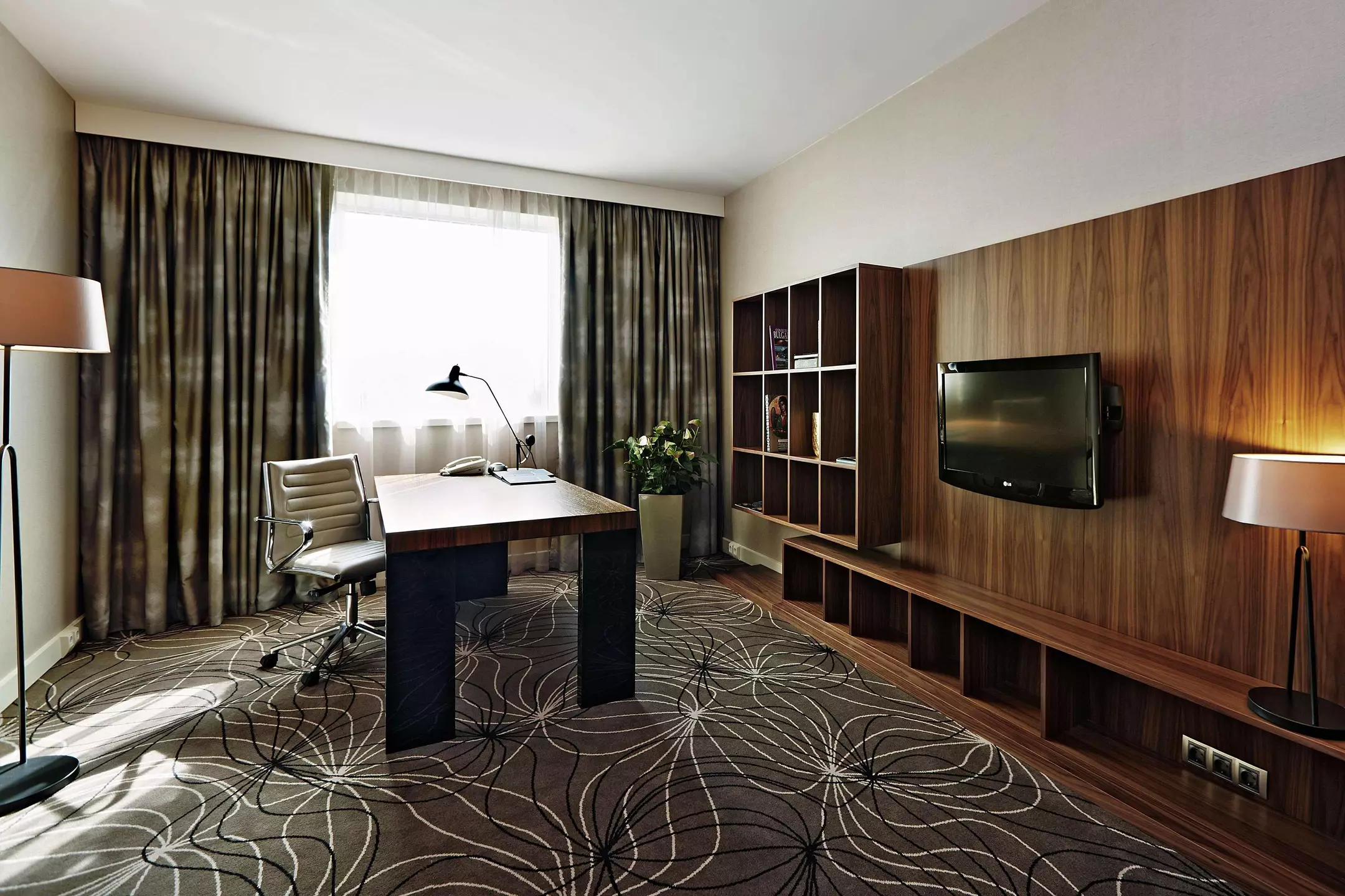 Alibaba https://cdn.alibaba.ir/ostorage/hotel-accommodation-images/6a0d65e3c86edf55f723bdd3_Sofia-Hilton-Sofia-1.webp