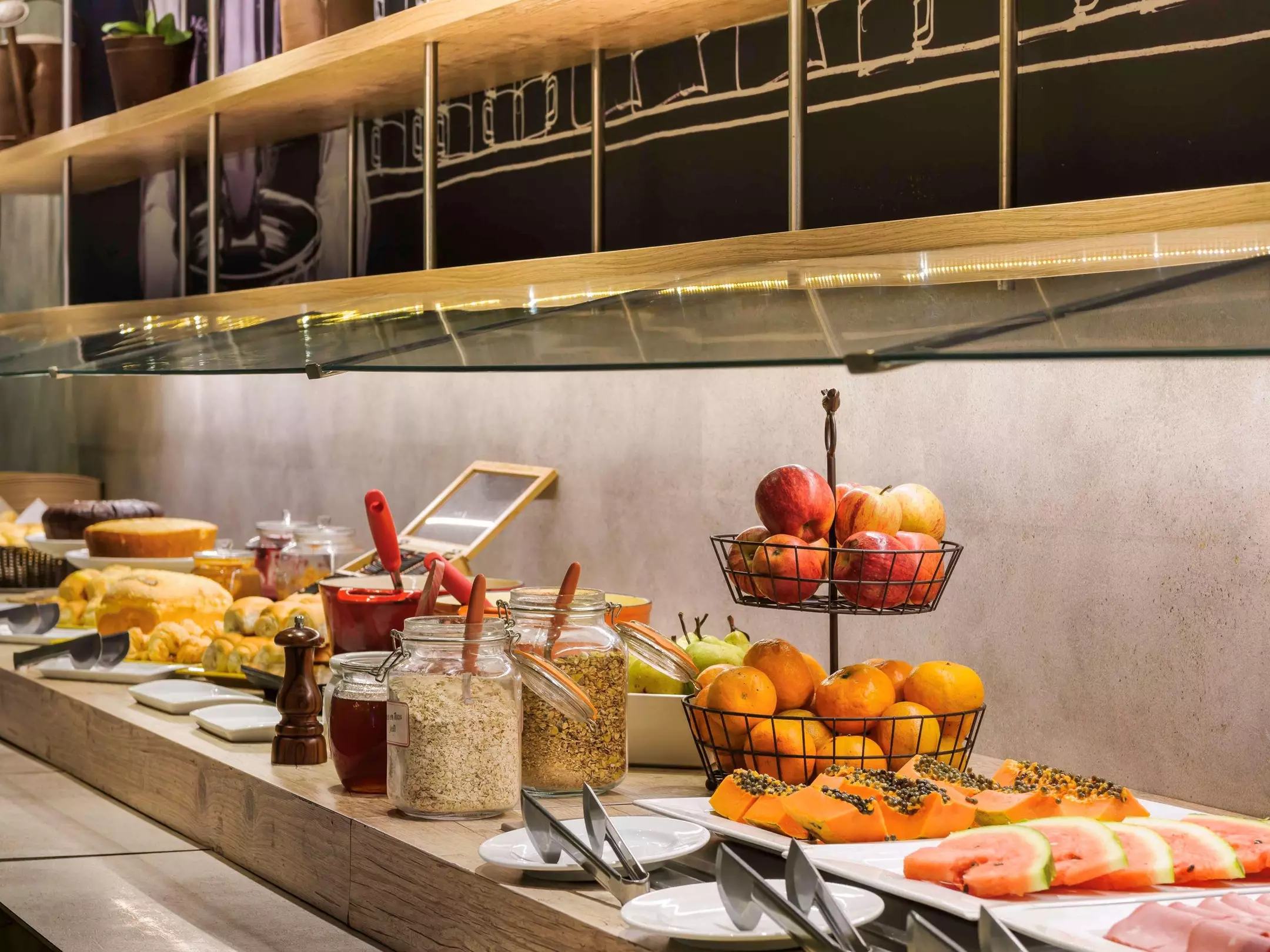 Alibaba https://cdn.alibaba.ir/ostorage/hotel-accommodation-images/6a0e167d61ec039ef761ef5c_Porto-Alegre-ibis-budget-Porto-Alegre-1.webp