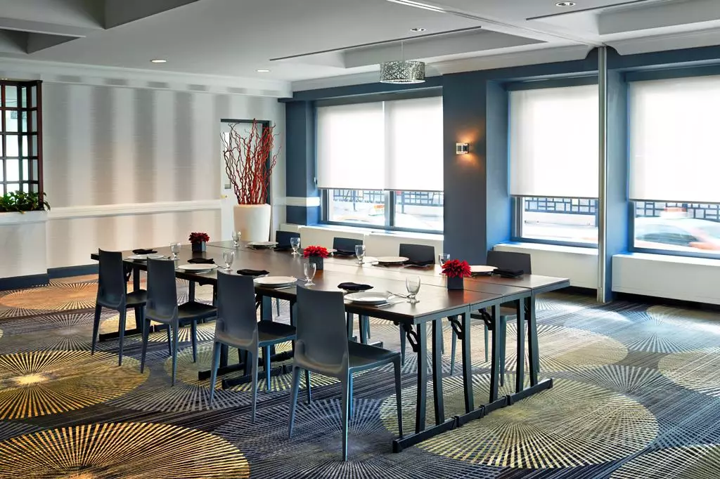 هتل Courtyard Toronto Downtown تورنتو