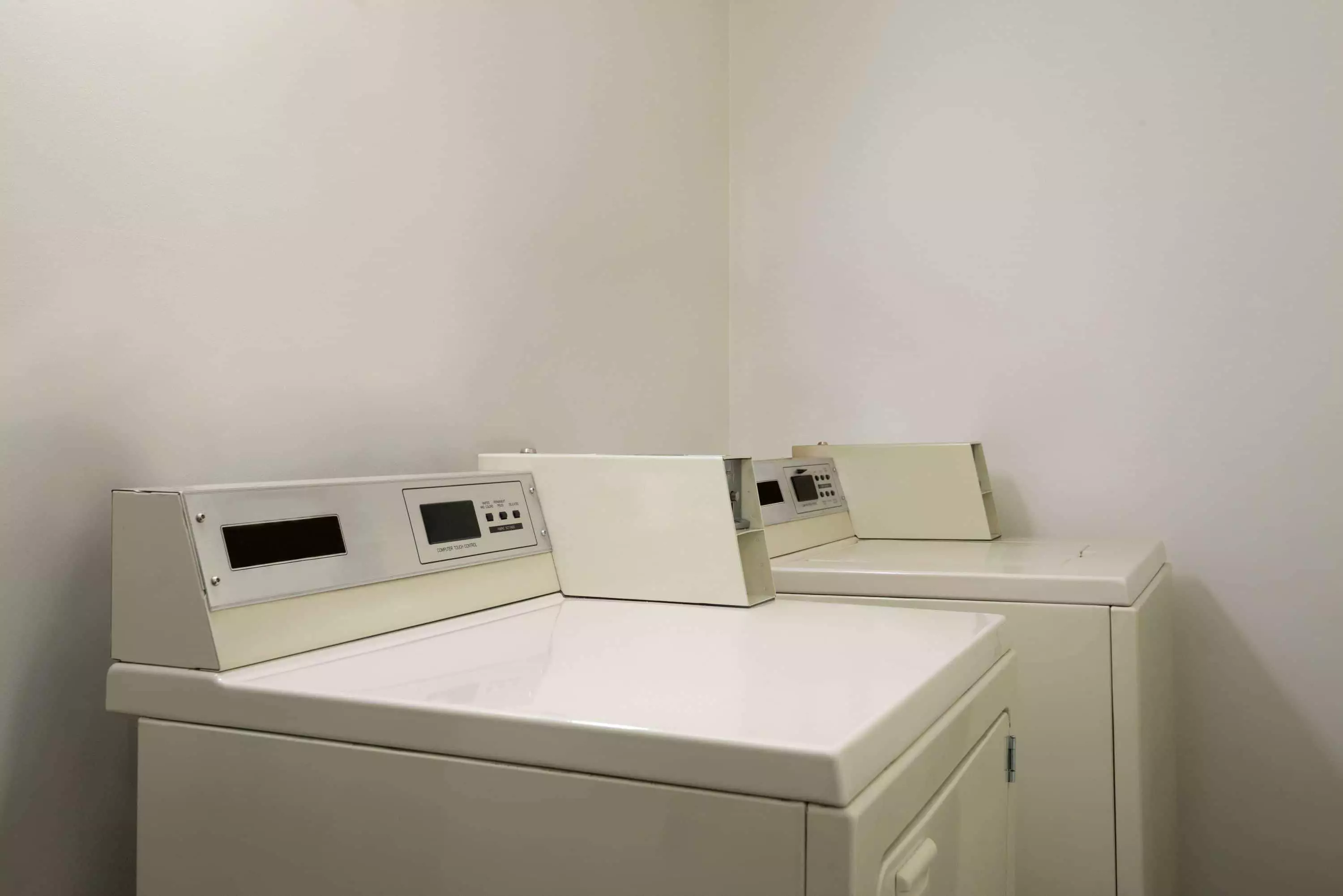 هتل Days Inn by Wyndham Vancouver Downtown ونکوور