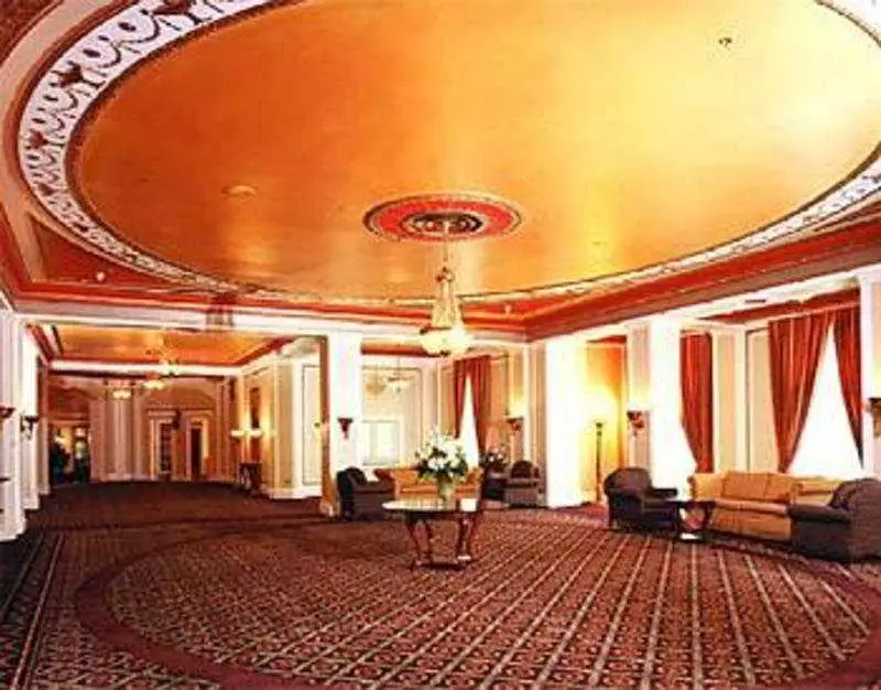 هتل Delta Hotels Bessborough Saskatoon