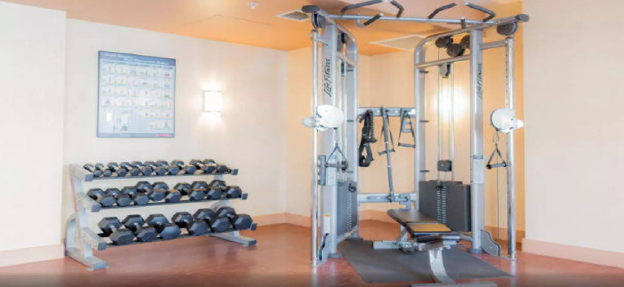 هتل Delta Hotels Vancouver Downtown Suites ونکوور