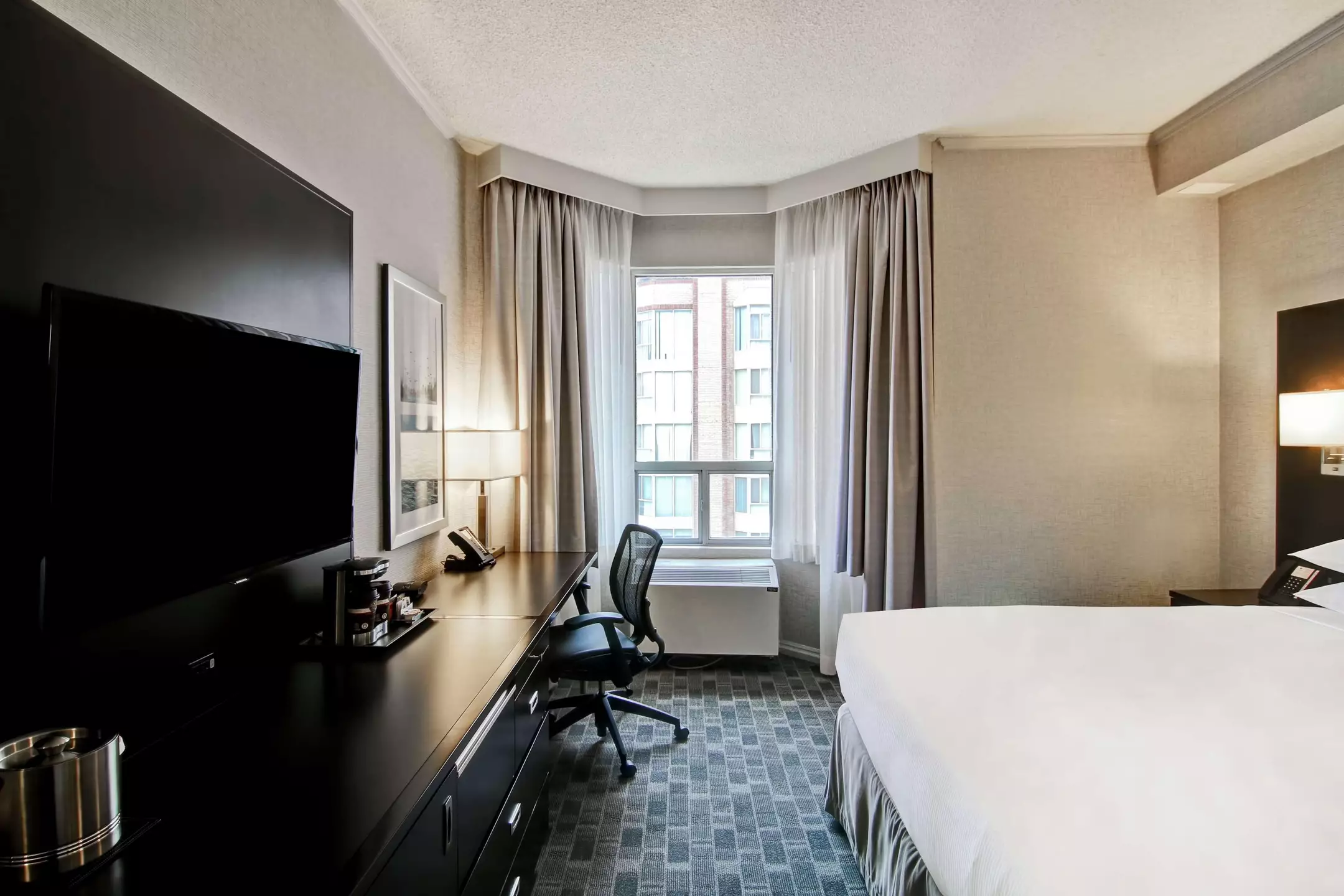 هتل DoubleTree by Hilton Hotel Toronto Downtown تورنتو