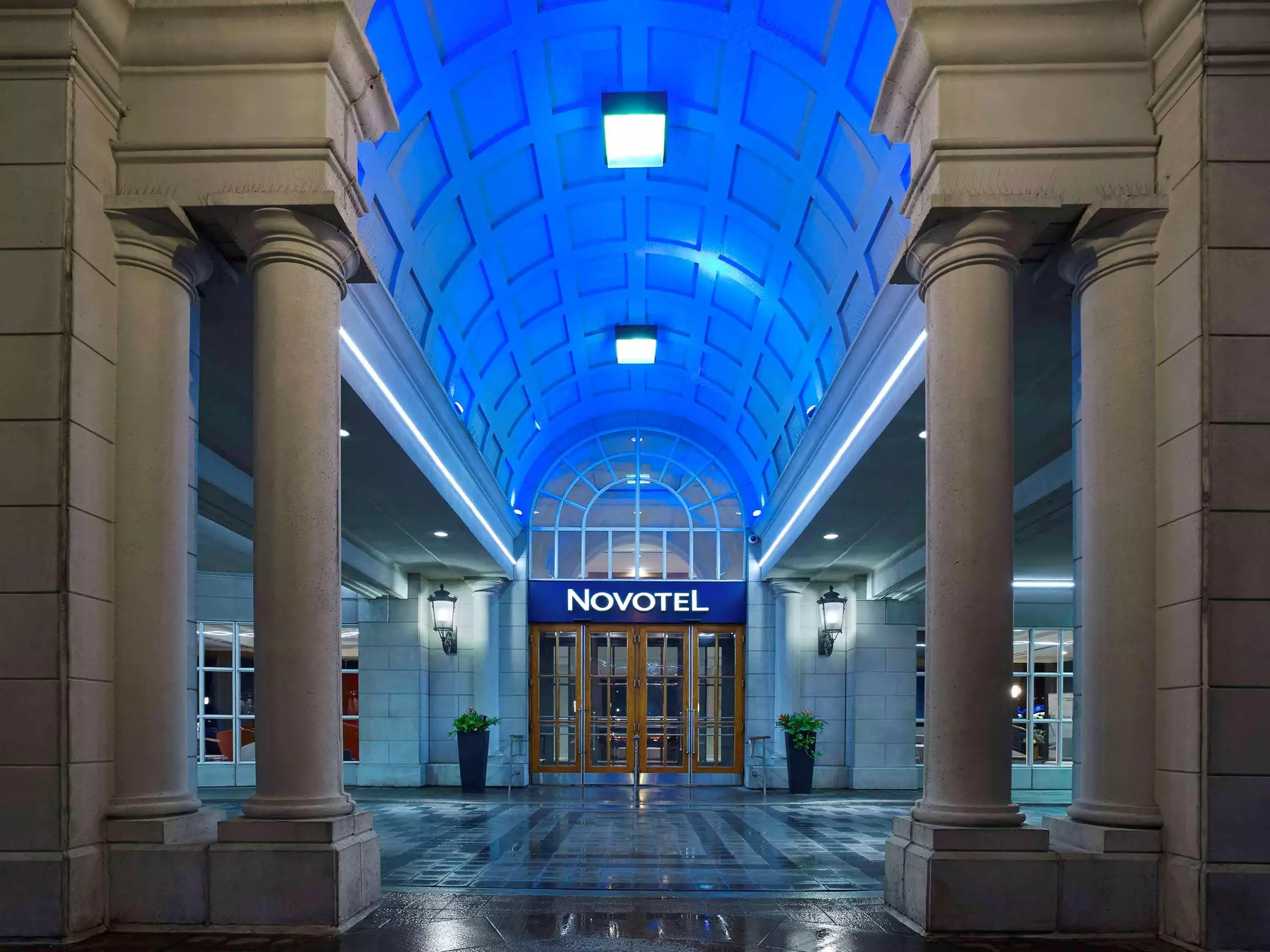Alibaba https://cdn.alibaba.ir/ostorage/hotel-accommodation-images/6a0f6682c86edf55f723d89a_Toronto-Novotel-Toronto-Centre-1.webp