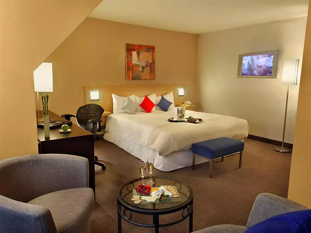 هتل Novotel Toronto Centre تورنتو