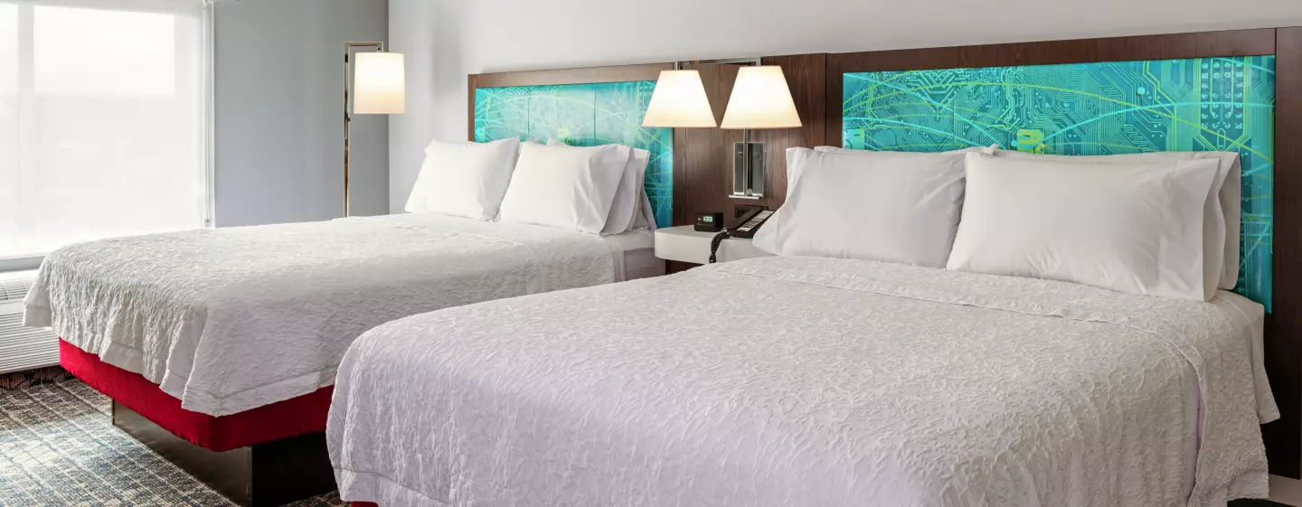 هتل Hampton Inn & Suites by Hilton Toronto Downtown تورنتو