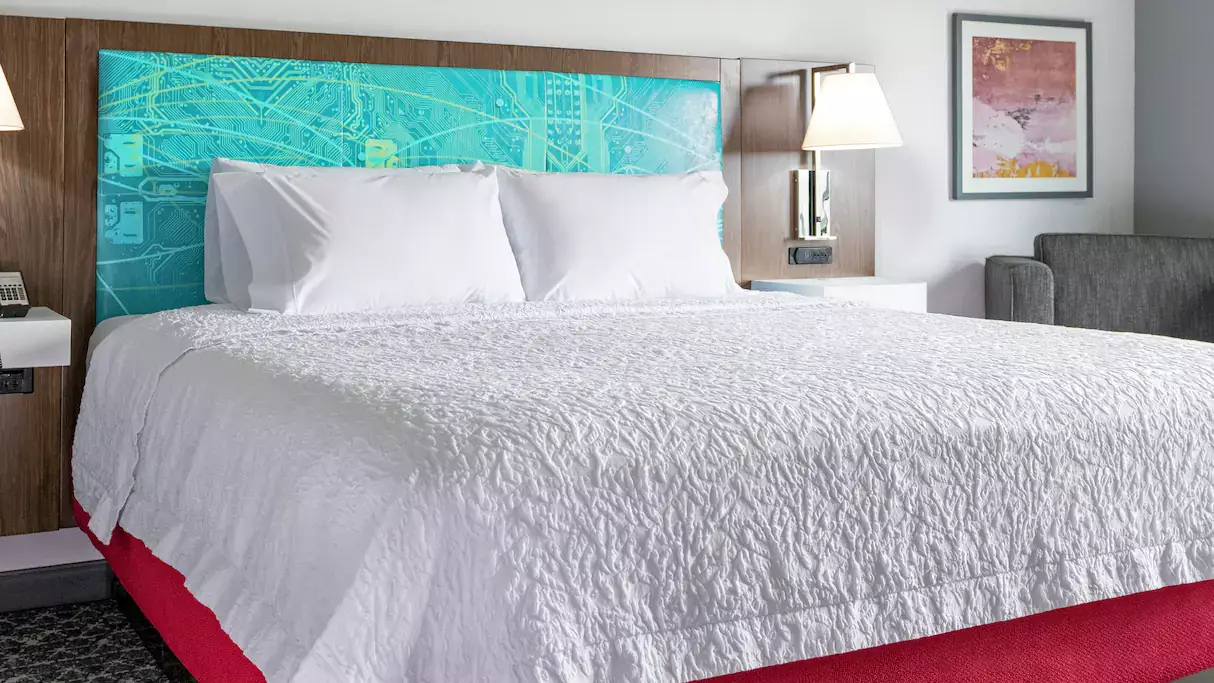 هتل Hampton Inn & Suites by Hilton Toronto Downtown تورنتو