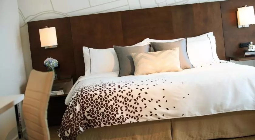 Alibaba https://cdn.alibaba.ir/ostorage/hotel-accommodation-images/6a0f6d43c86edf55f723dd7c_Toronto-Toronto-Marriott-City-Centre-Hotel-1.webp