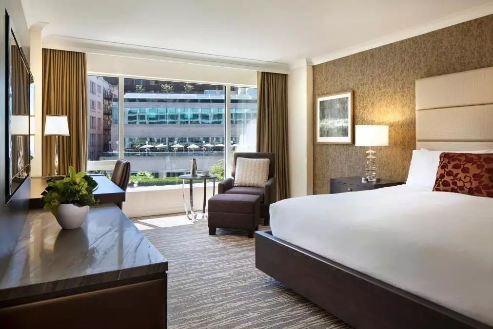 Alibaba https://cdn.alibaba.ir/ostorage/hotel-accommodation-images/6a0f7126c86edf55f723e071_Vancouver-Fairmont-Waterfront-1.webp