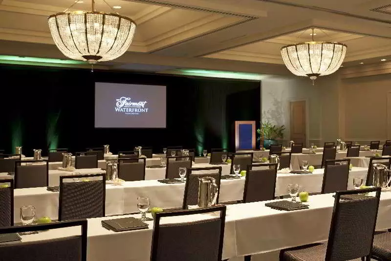 هتل Fairmont Waterfront ونکوور