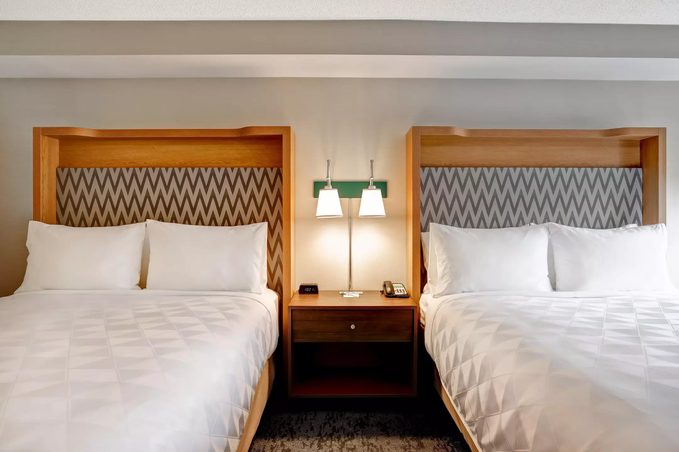 Alibaba https://cdn.alibaba.ir/ostorage/hotel-accommodation-images/6a0f7605c86edf55f723e45d_Ottawa-Holiday-Inn-Ottawa-Dwtn--Parliament-Hill-1.webp