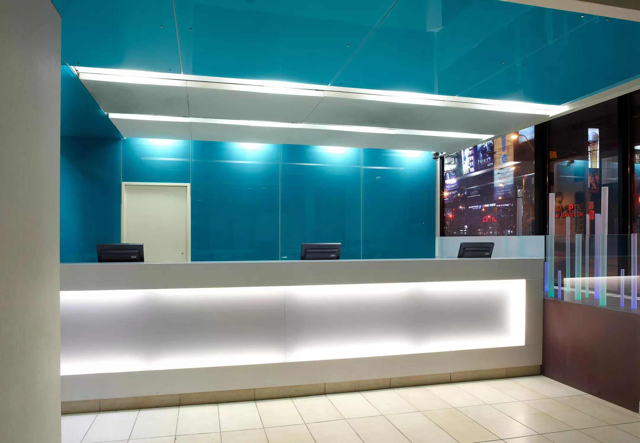 هتل Bond Place Hotel Toronto تورنتو