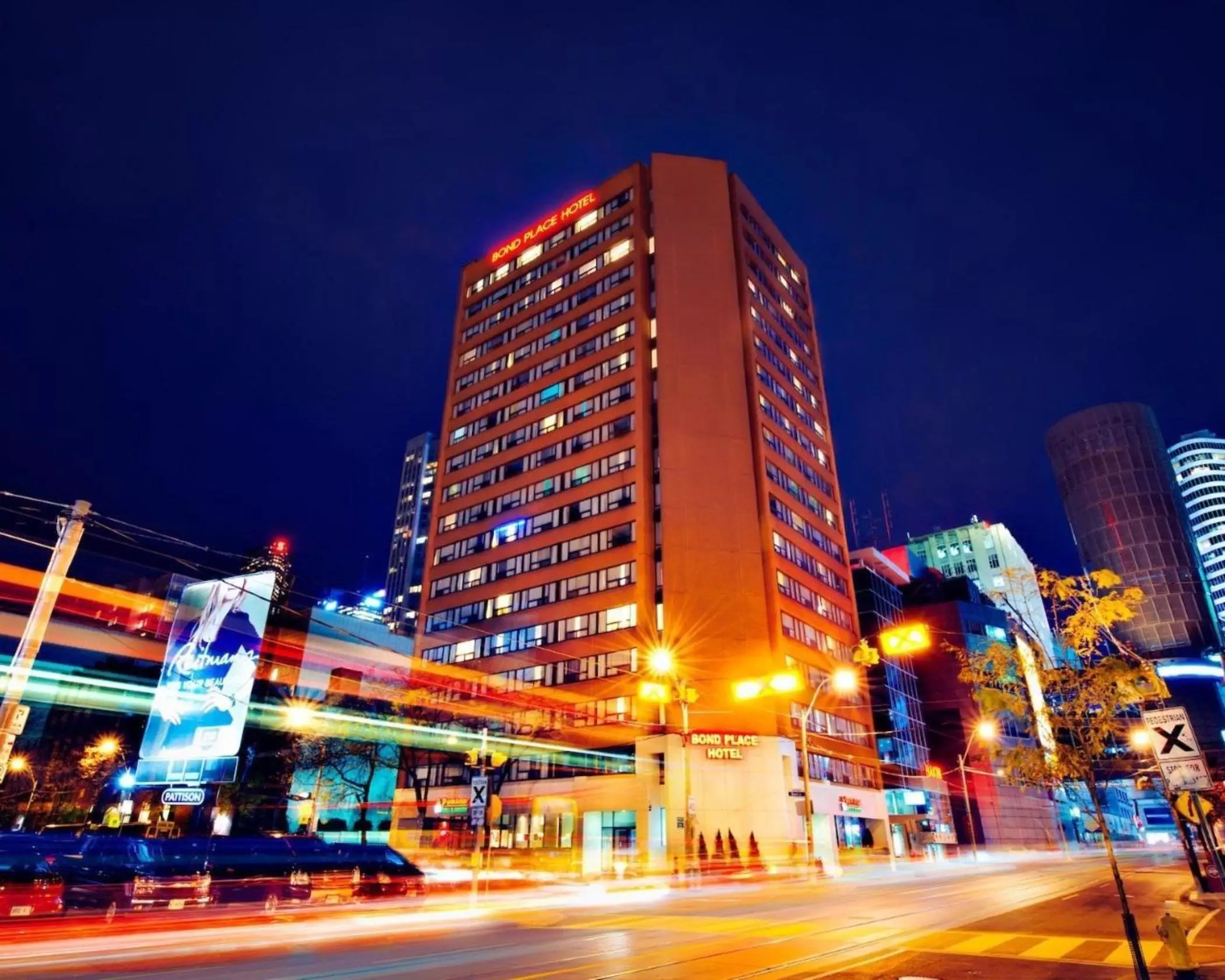 هتل Bond Place Hotel Toronto تورنتو