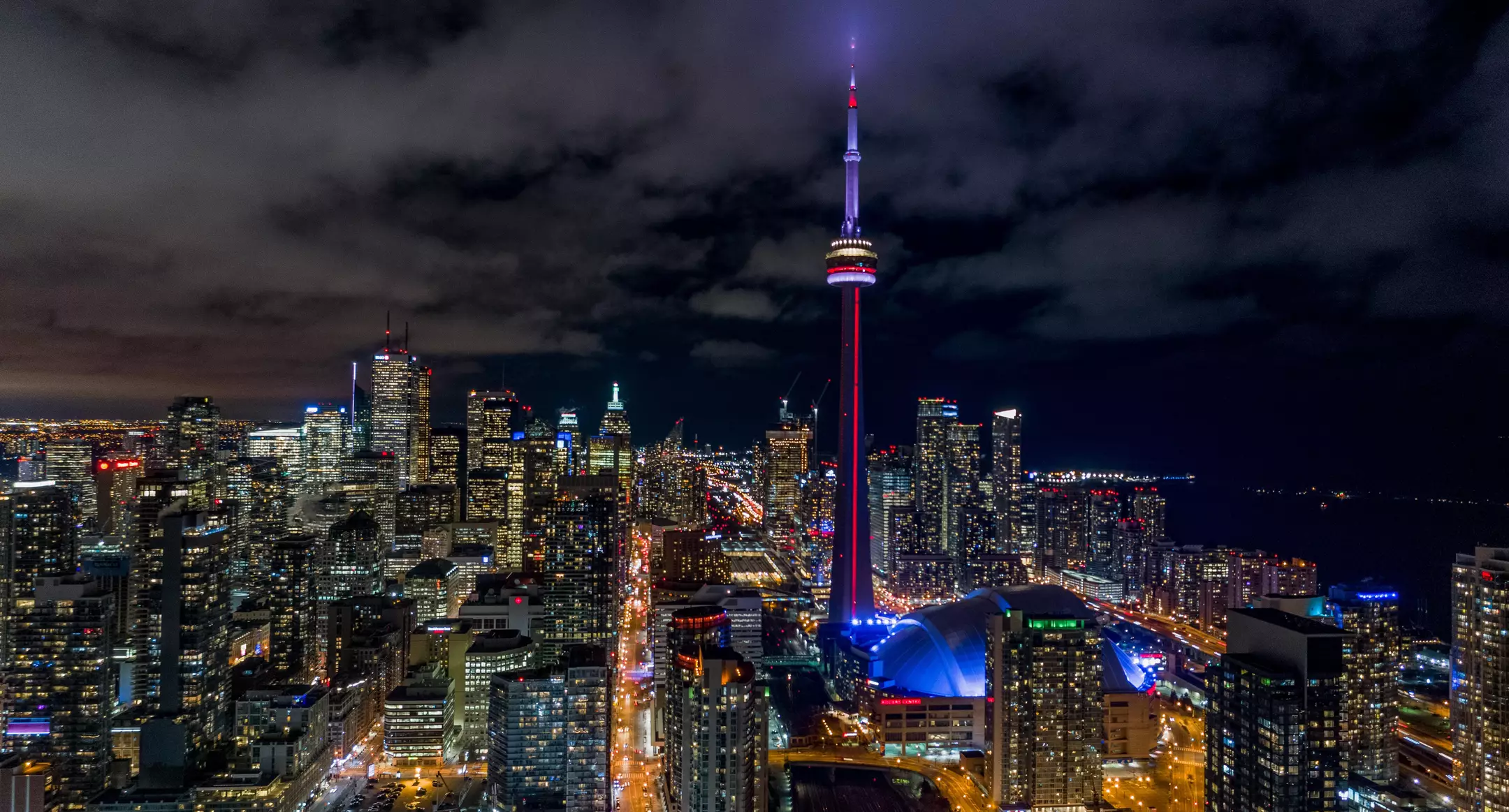 هتل Holiday Inn Express Toronto Downtown تورنتو