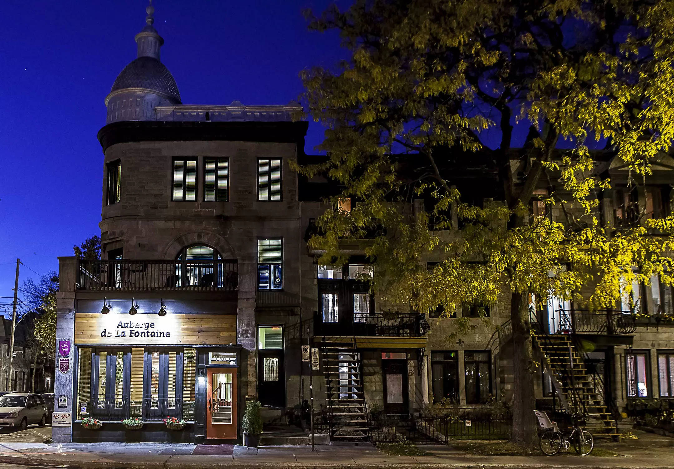 هتل Auberge de La Fontaine مونترال