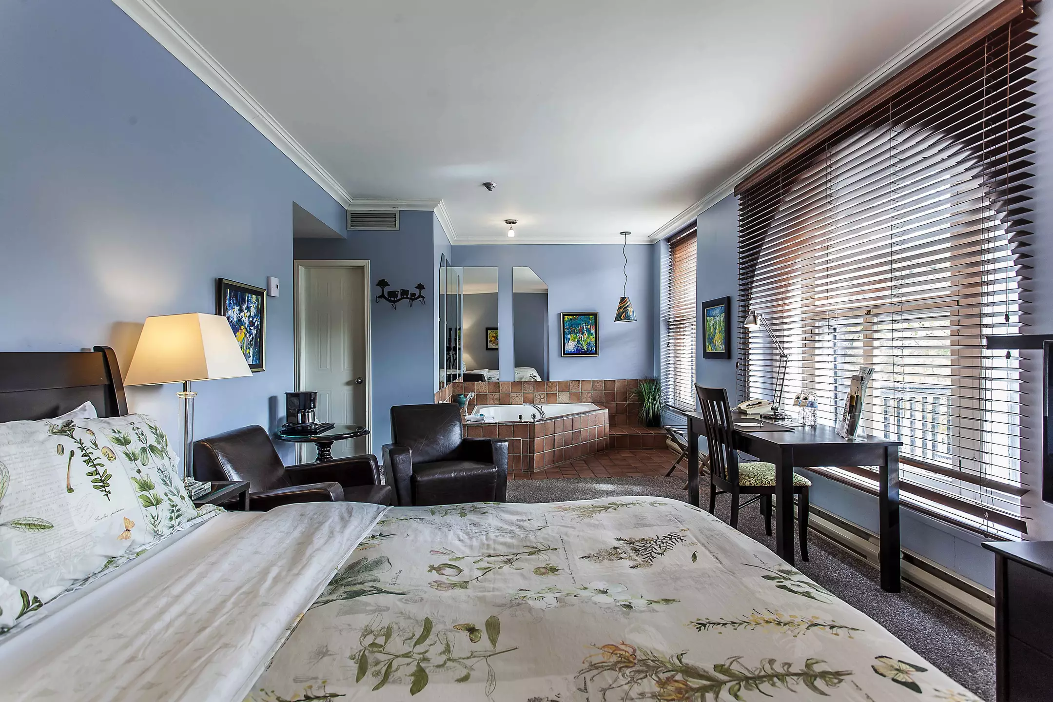 Alibaba https://cdn.alibaba.ir/ostorage/hotel-accommodation-images/6a0f7cebc86edf55f723e964_Montreal-Auberge-de-La-Fontaine-1.webp