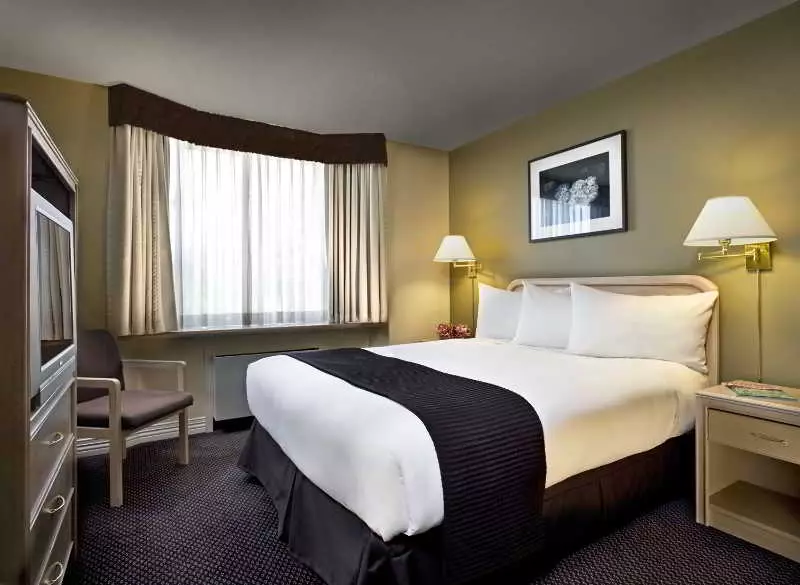 هتل Best Western Plus Vancouver Airport Hotel ونکوور