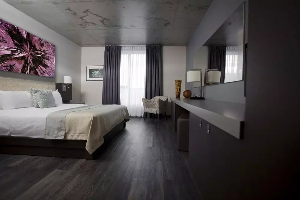 هتل Hotel 10 مونترال