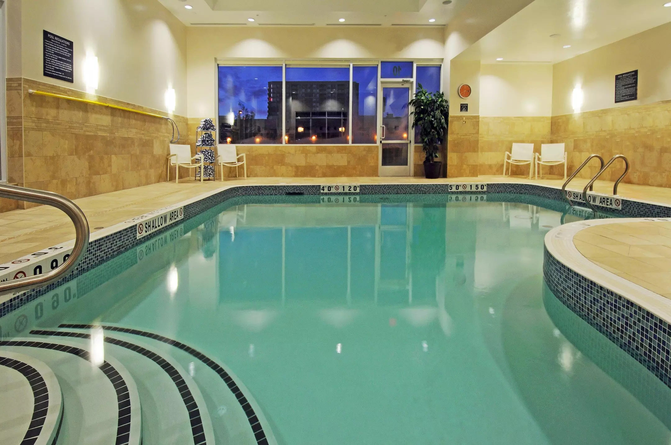 Alibaba https://cdn.alibaba.ir/ostorage/hotel-accommodation-images/6a0f8a5ac86edf55f723f317_Richmond-Hill-Holiday-Inn-Express-Hotel--Suites-Toronto--Markham-1.webp