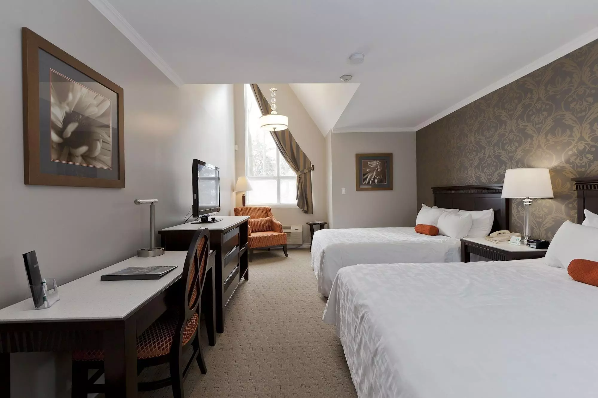 هتل Elmhurst Inn Ingersoll