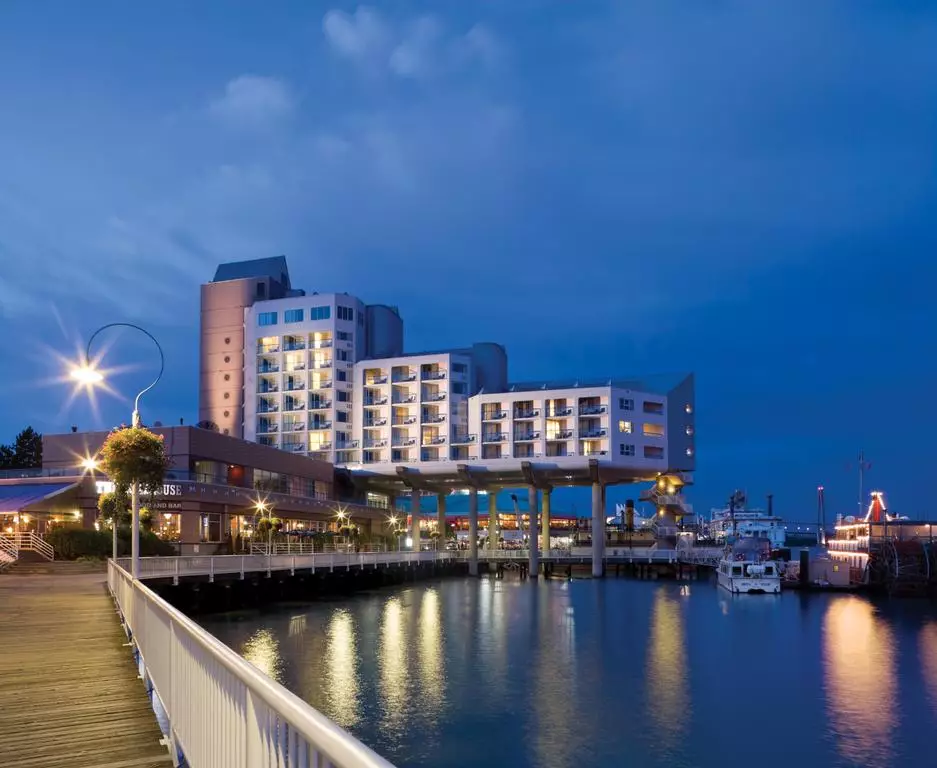 هتل Inn At The Quay New Westminster