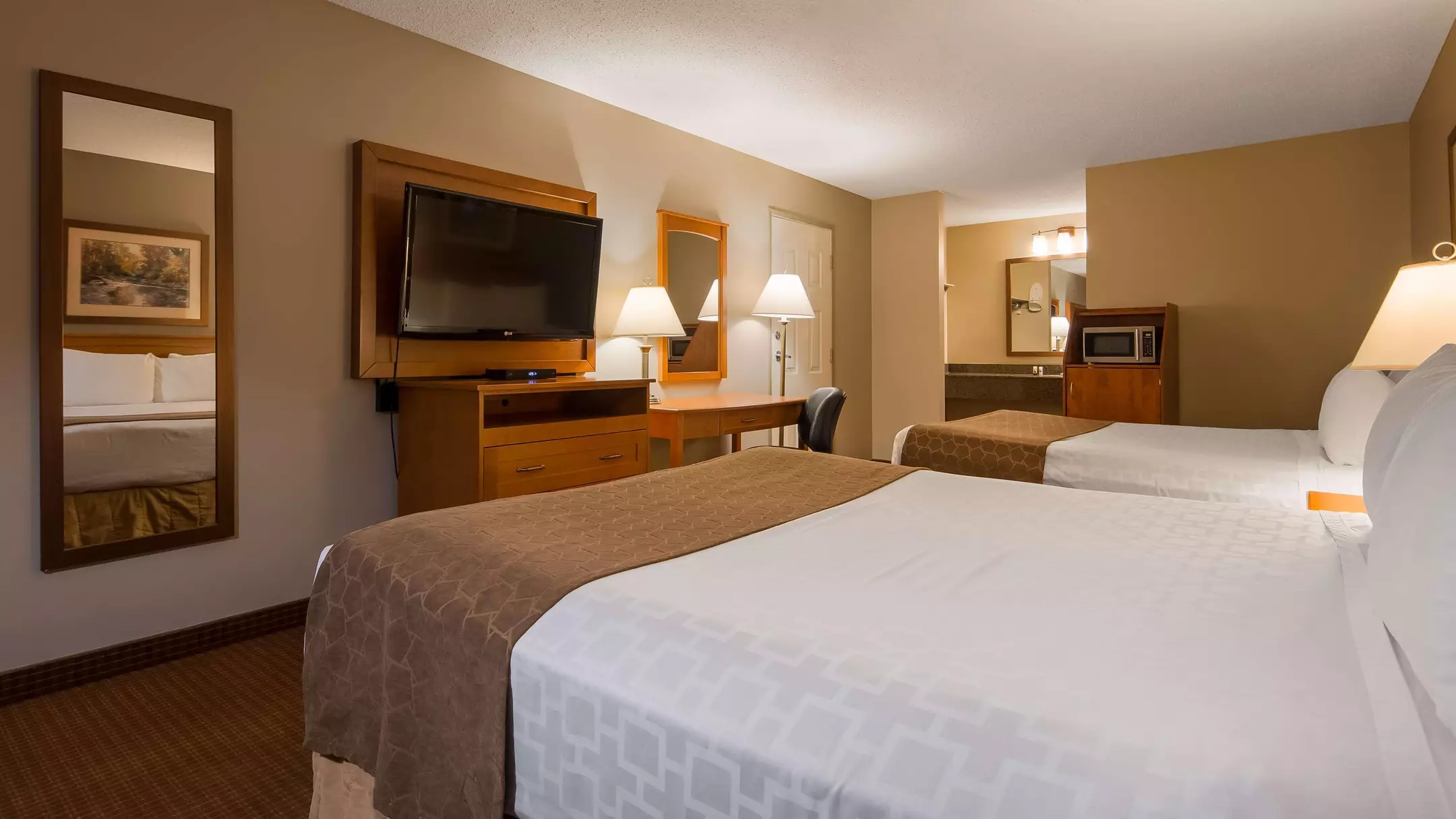 هتل SureStay Plus Hotel By Best Western Salmon Arm Salomon Arm