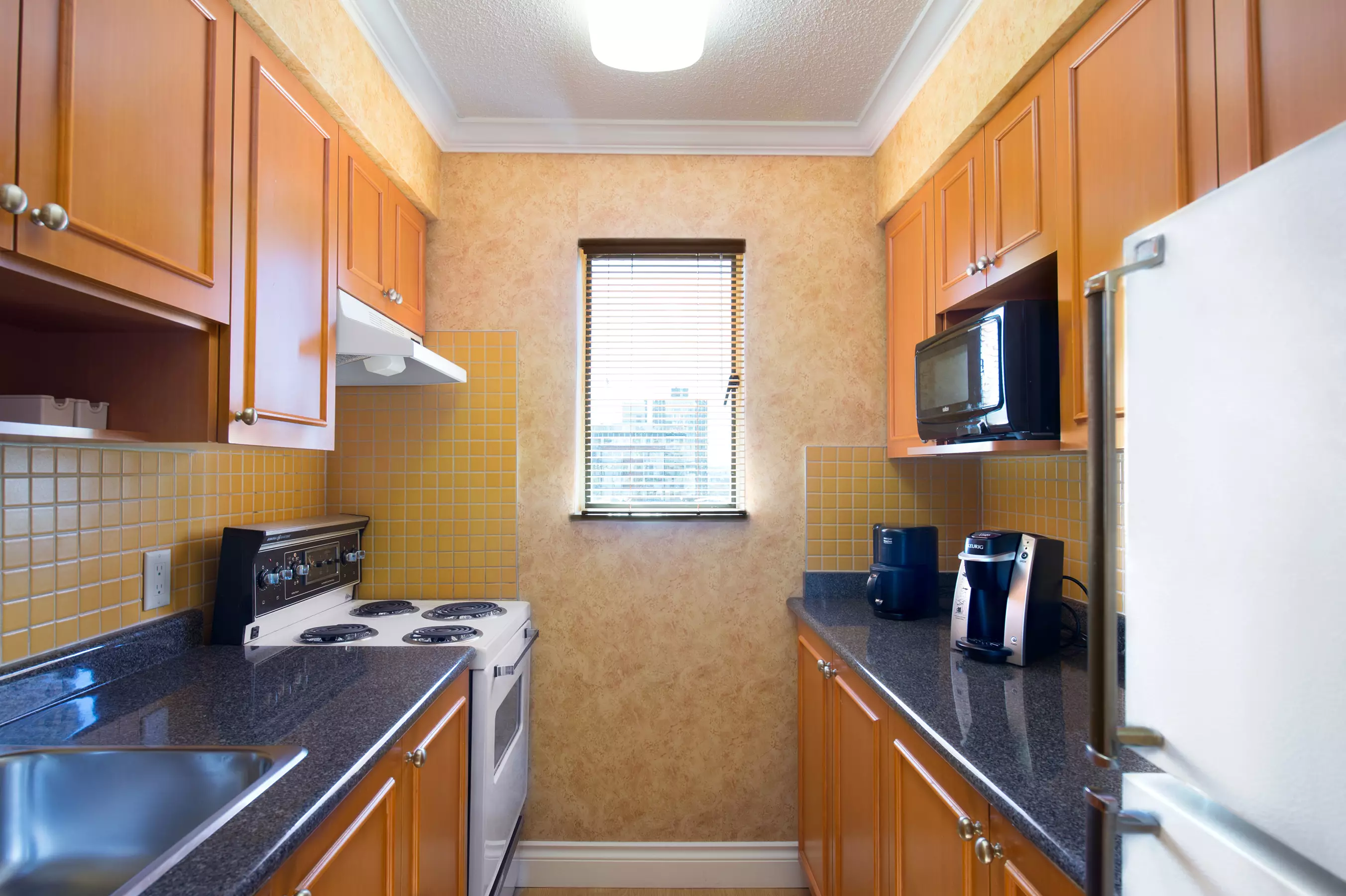 هتل Sunset Inn & Suites ونکوور