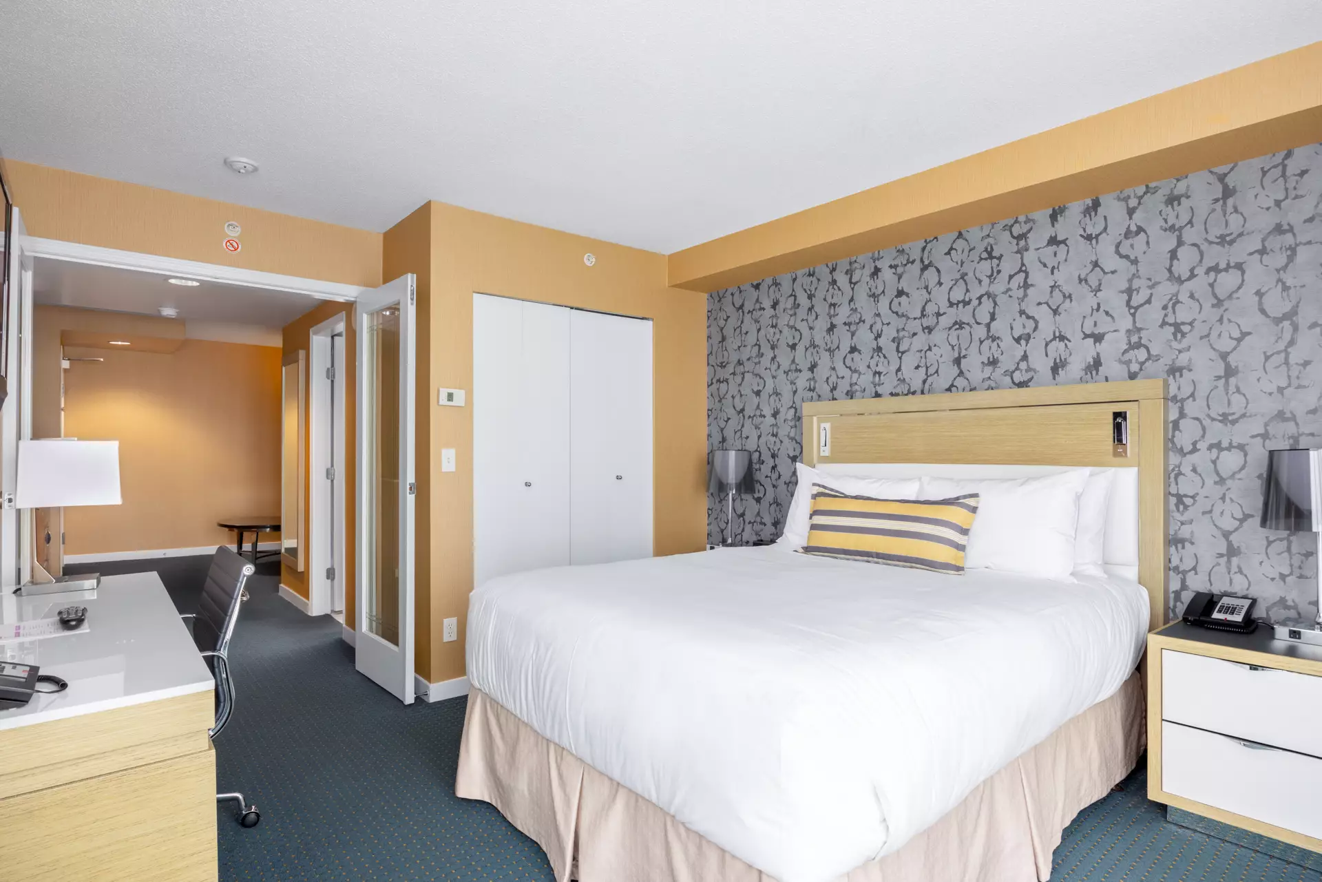 هتل Executive Plaza Hotel Metro Vancouver Coquitlam