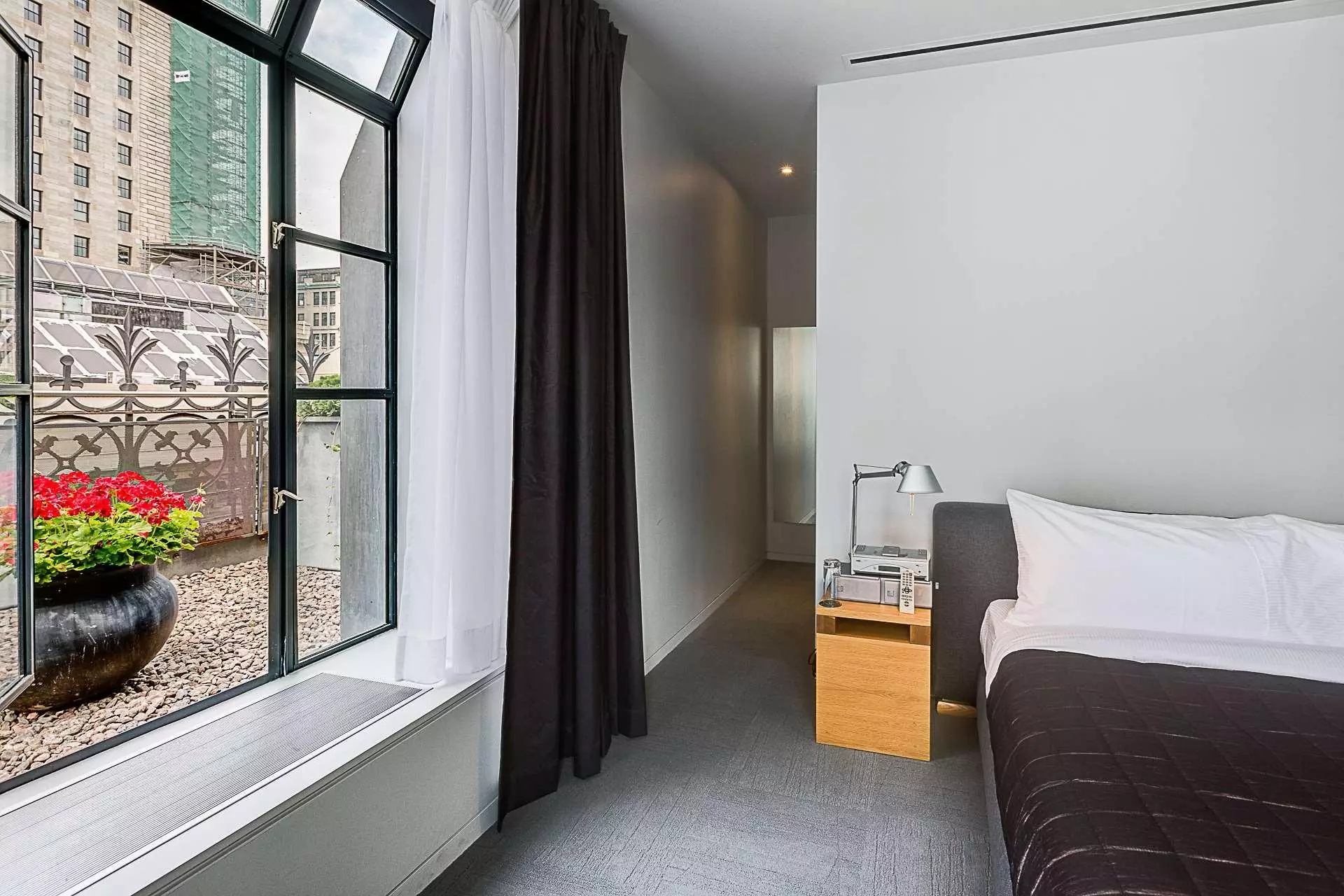 Alibaba https://cdn.alibaba.ir/ostorage/hotel-accommodation-images/6a0fcc53c86edf55f72420dd_Montreal-Gault-1.webp
