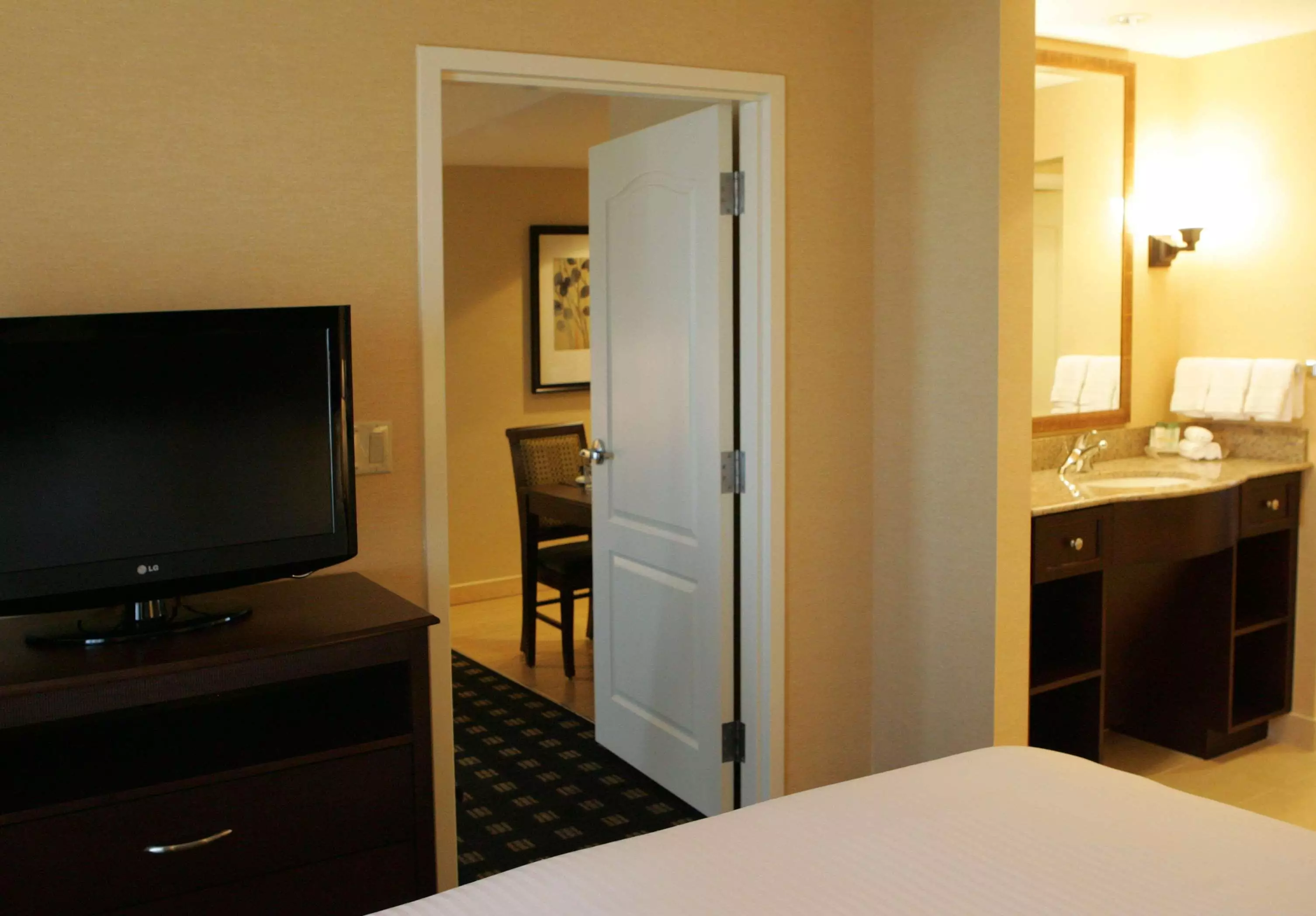 هتل Homewood Suites by Hilton Toronto Airport Corporate Centre تورنتو
