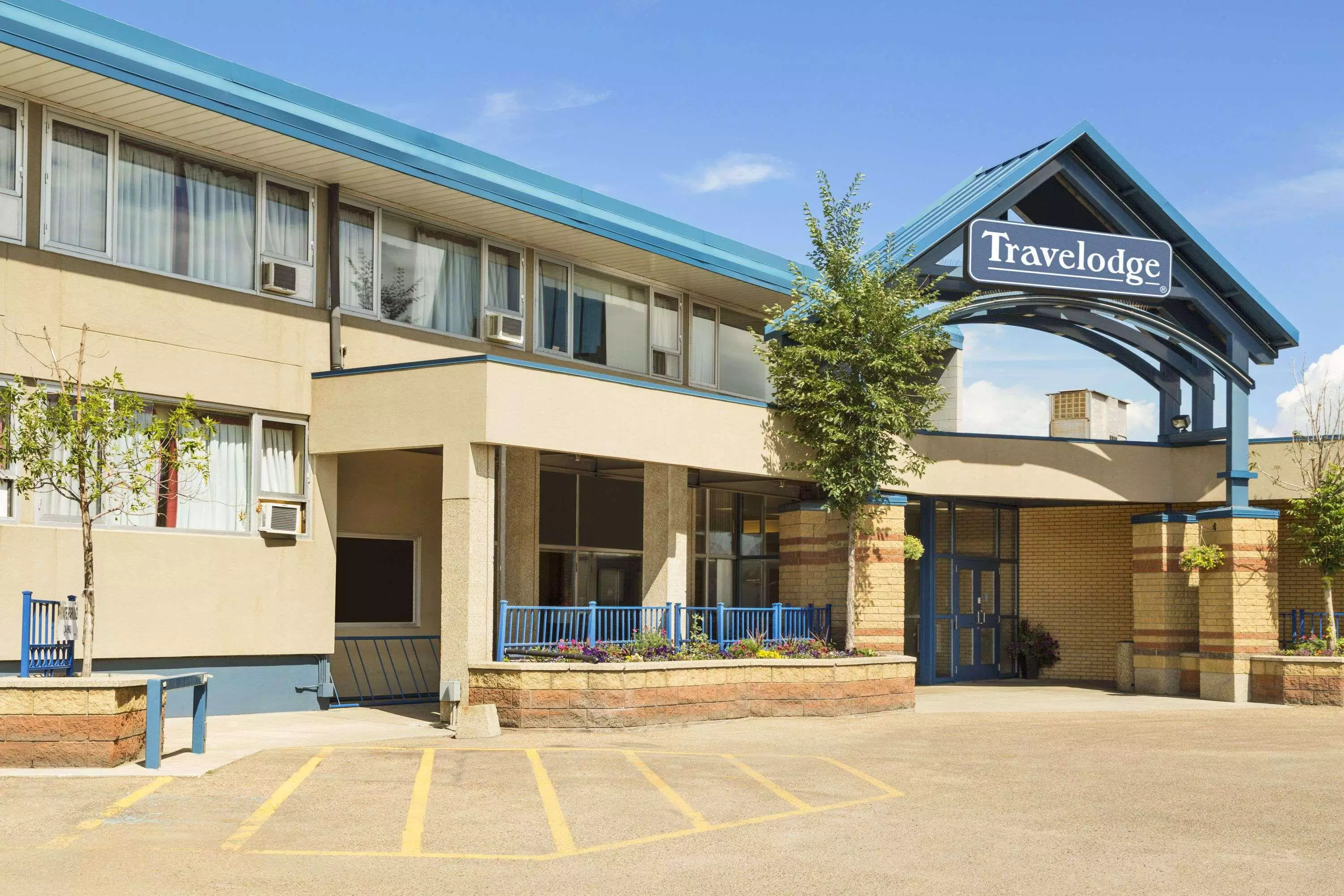 هتل Travelodge by Wyndham Edmonton East Edmonton