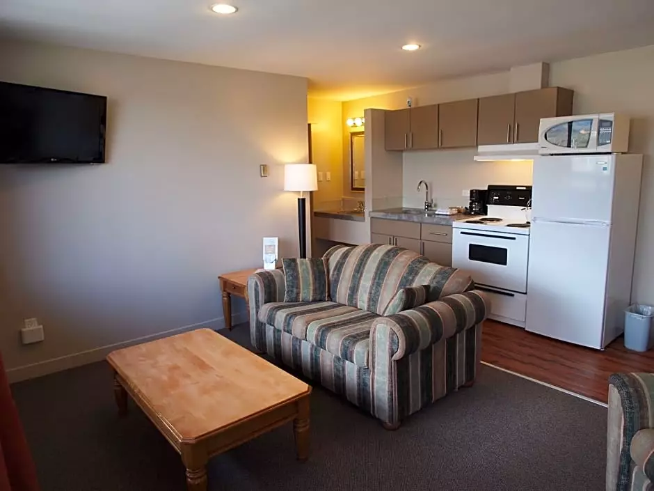 Alibaba https://cdn.alibaba.ir/ostorage/hotel-accommodation-images/6a102ee9c86edf55f7246768_Tofino-West-Coast-Motel-On-The-Harbour-1.webp