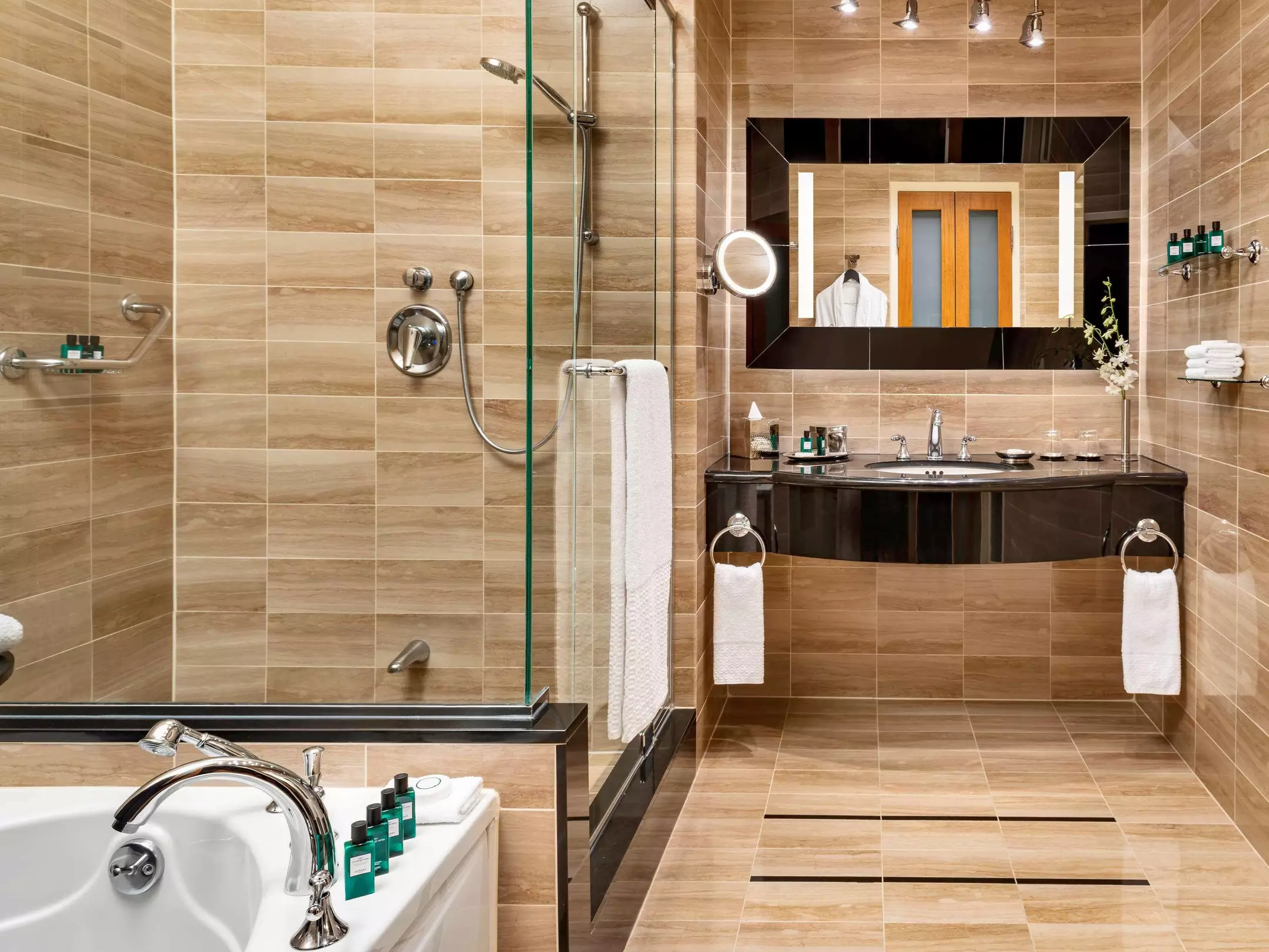 Alibaba https://cdn.alibaba.ir/ostorage/hotel-accommodation-images/6a1045bec86edf55f724776b_Montreal-Sofitel-Montreal-Golden-Mile-1.webp