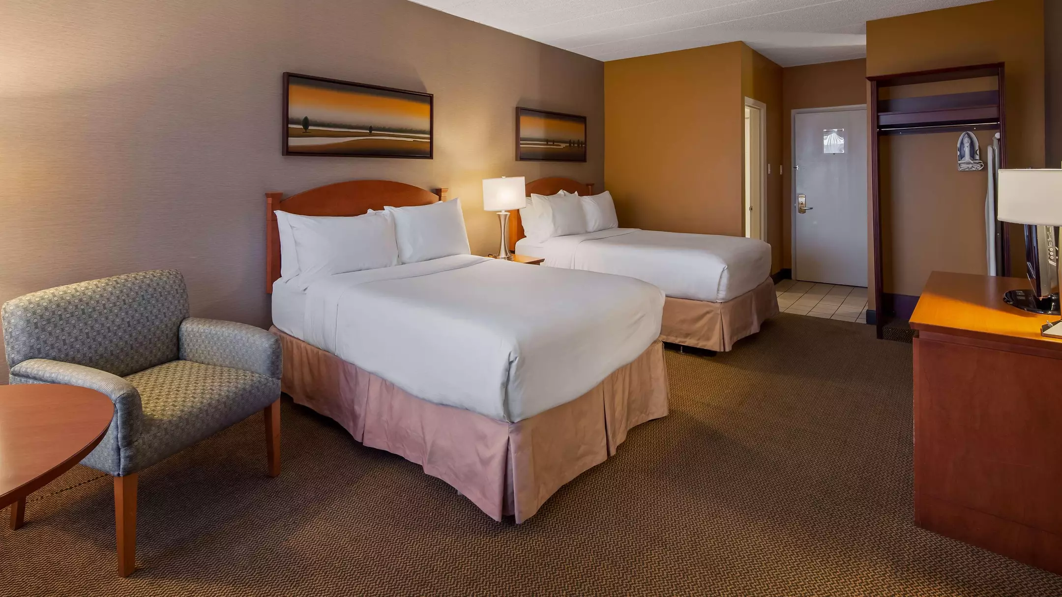 هتل Radisson Hotel Montreal Airport مونترال