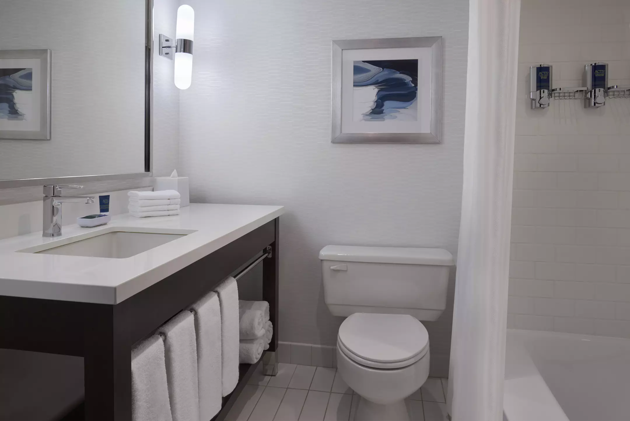 هتل Four Points by Sheraton Hotel & Conference Centre Gatineau-Ottawa Gatineau