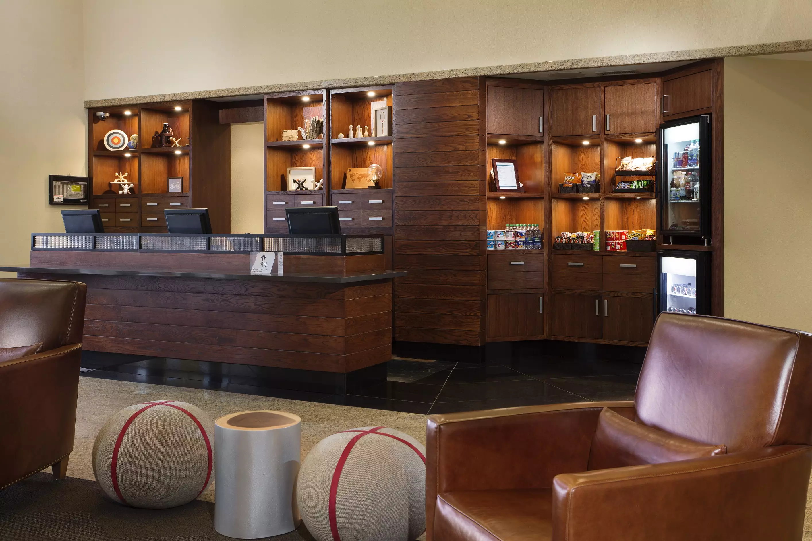 هتل Four Points by Sheraton Hotel & Conference Centre Gatineau-Ottawa Gatineau