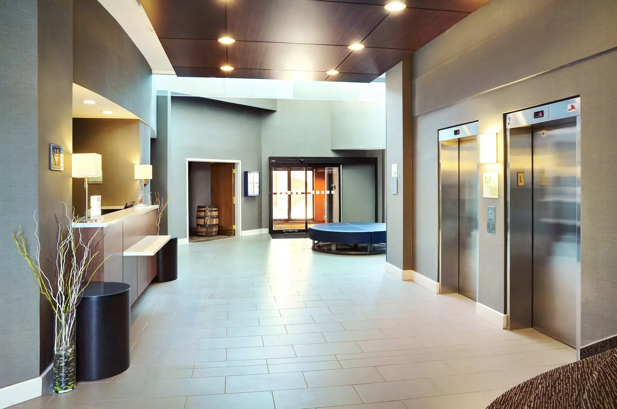 هتل Holiday Inn & Suites London لندن