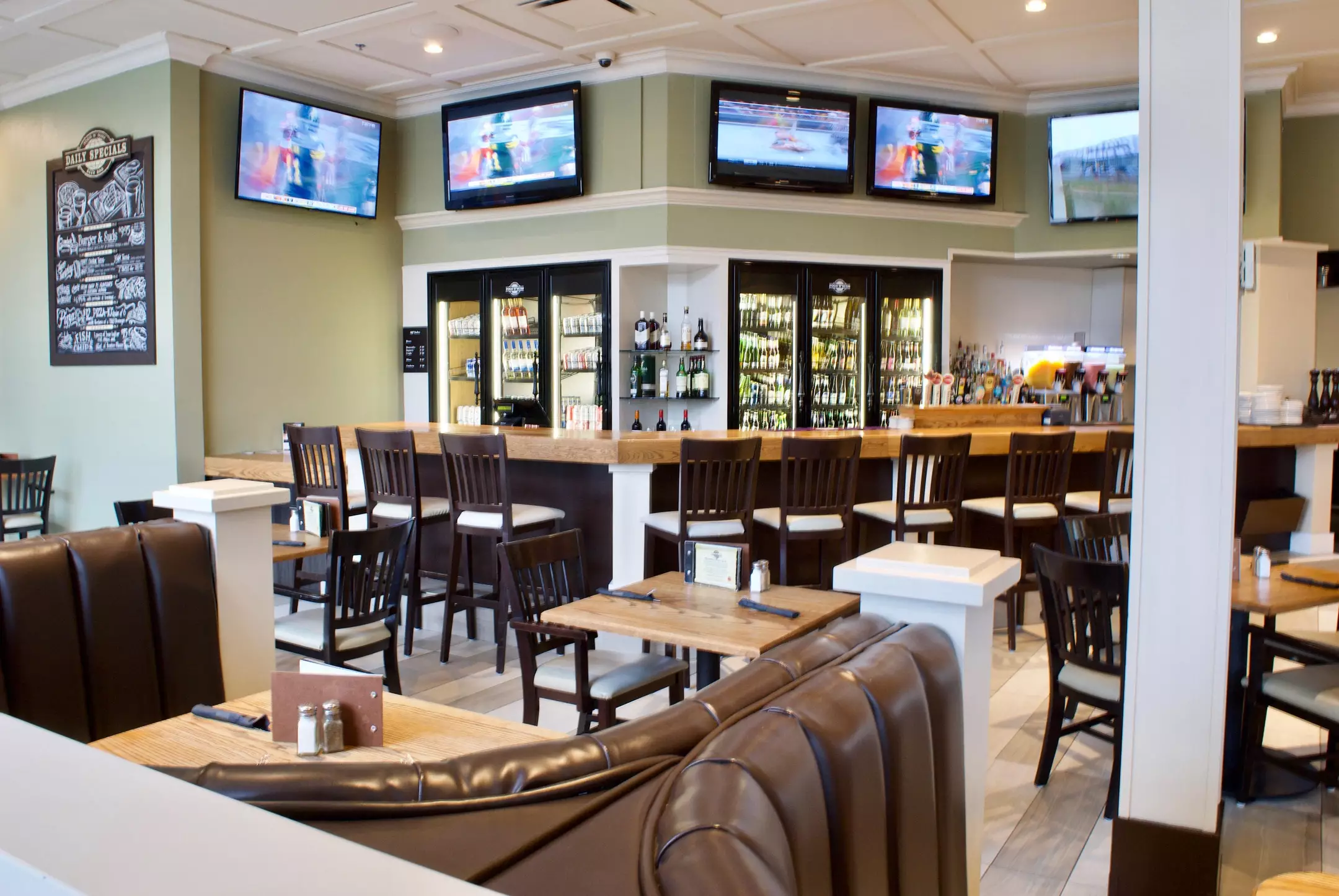 Alibaba https://cdn.alibaba.ir/ostorage/hotel-accommodation-images/6a105832c86edf55f7248478_Richmond-Holiday-Inn-Vancouver-Airport--Richmond-1.webp