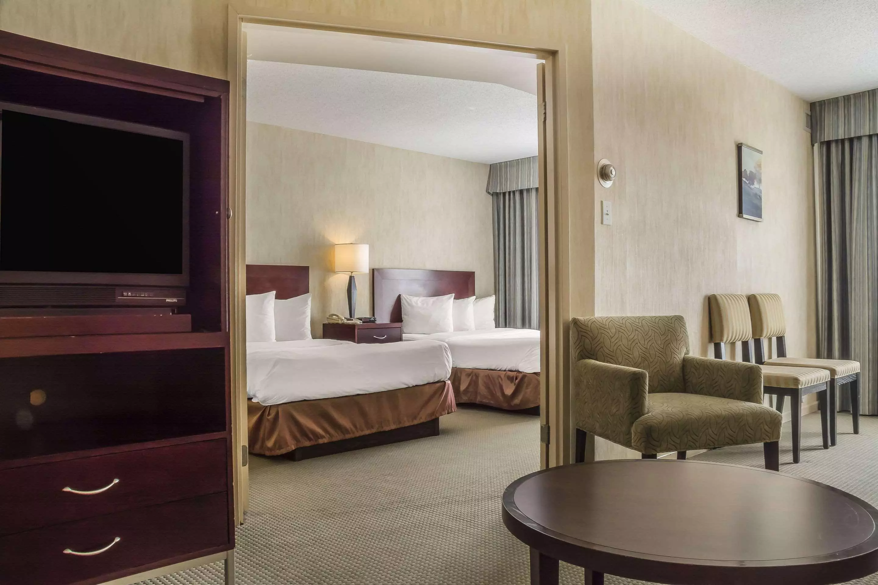 هتل Quality Suites London لندن