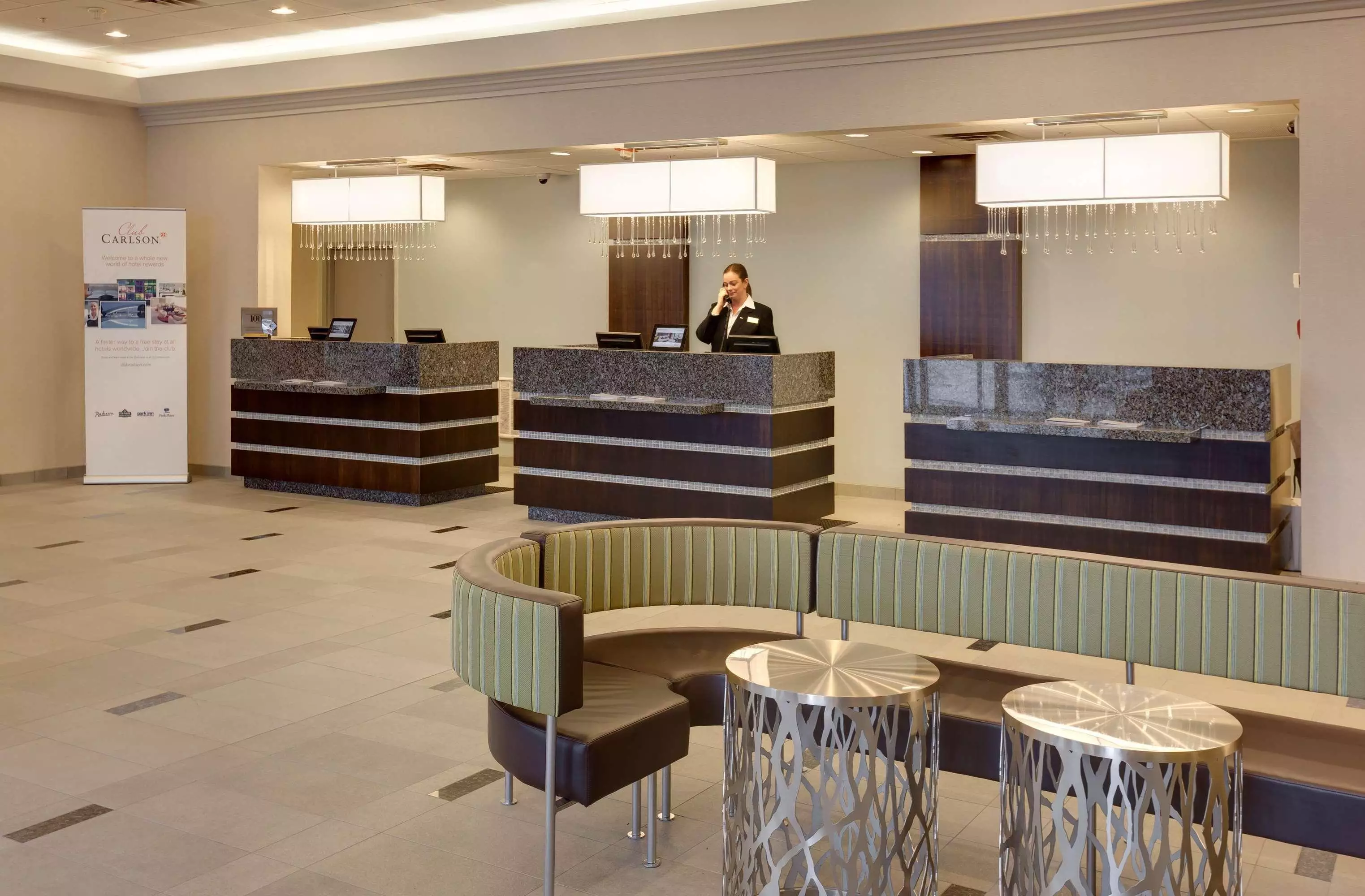 Alibaba https://cdn.alibaba.ir/ostorage/hotel-accommodation-images/6a105fc1c86edf55f72489bc_Niagara-Falls-Radisson-Hotel--Suites-Fallsview-1.webp