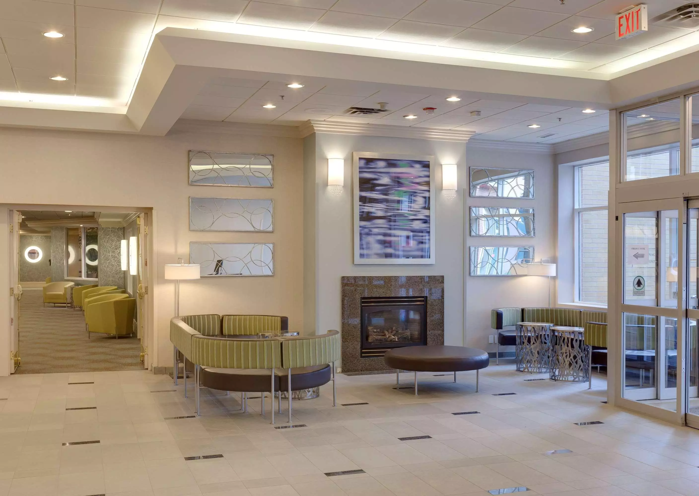 هتل Radisson Hotel & Suites Fallsview آبشار نیاگارا