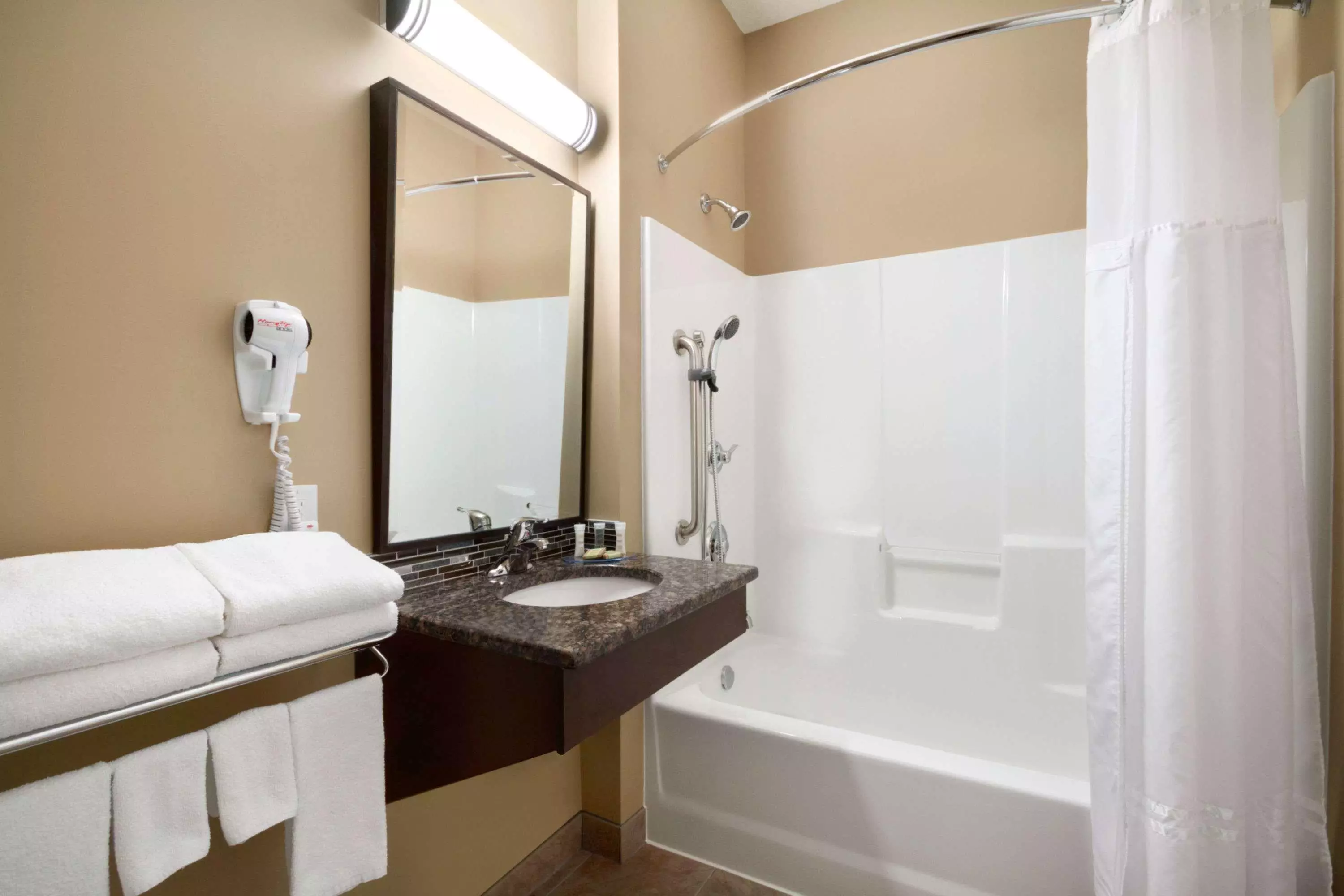 Alibaba https://cdn.alibaba.ir/ostorage/hotel-accommodation-images/6a1060f7c86edf55f7248ab8_Regina-Super-8-by-Wyndham-Regina-1.webp