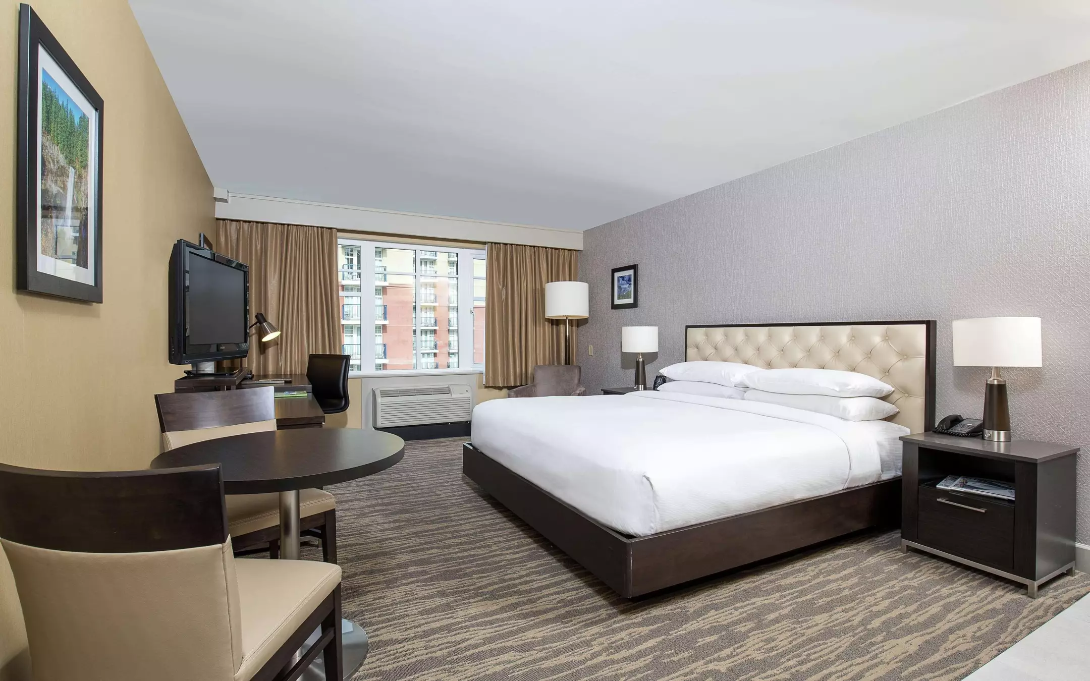 Alibaba https://cdn.alibaba.ir/ostorage/hotel-accommodation-images/6a106630c86edf55f7248e90_Whistler-Hilton-Whistler-Resort--Spa-1.webp