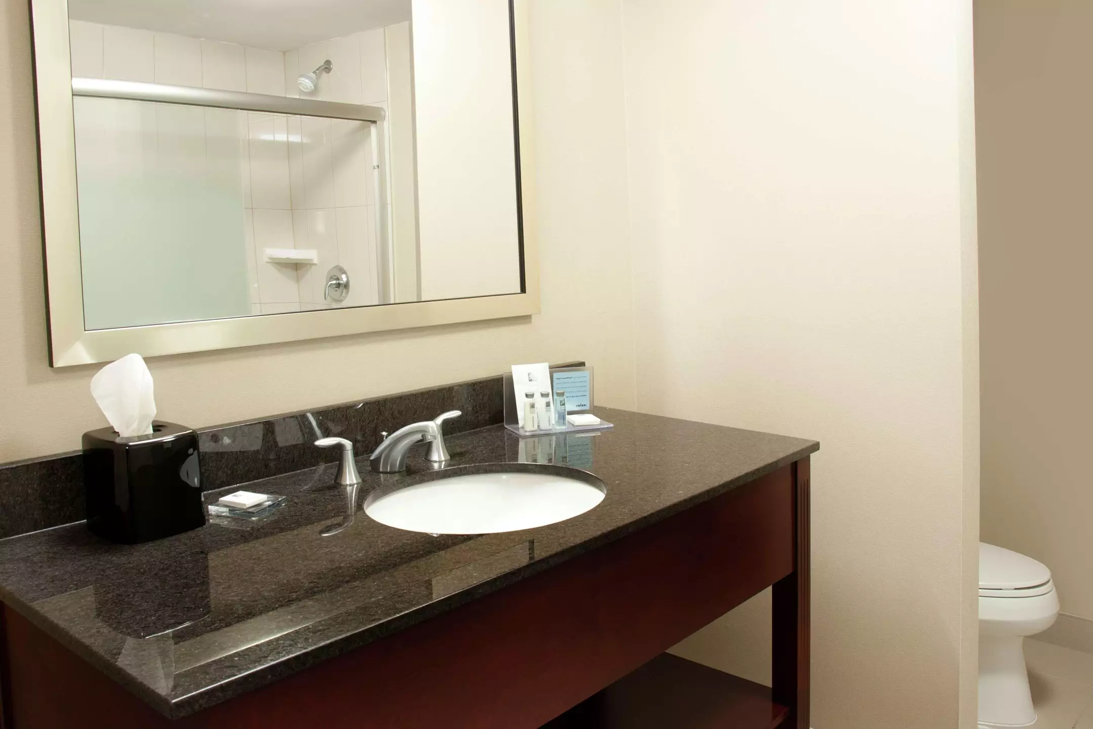 هتل Hampton Inn by Hilton Toronto/Brampton Brampton