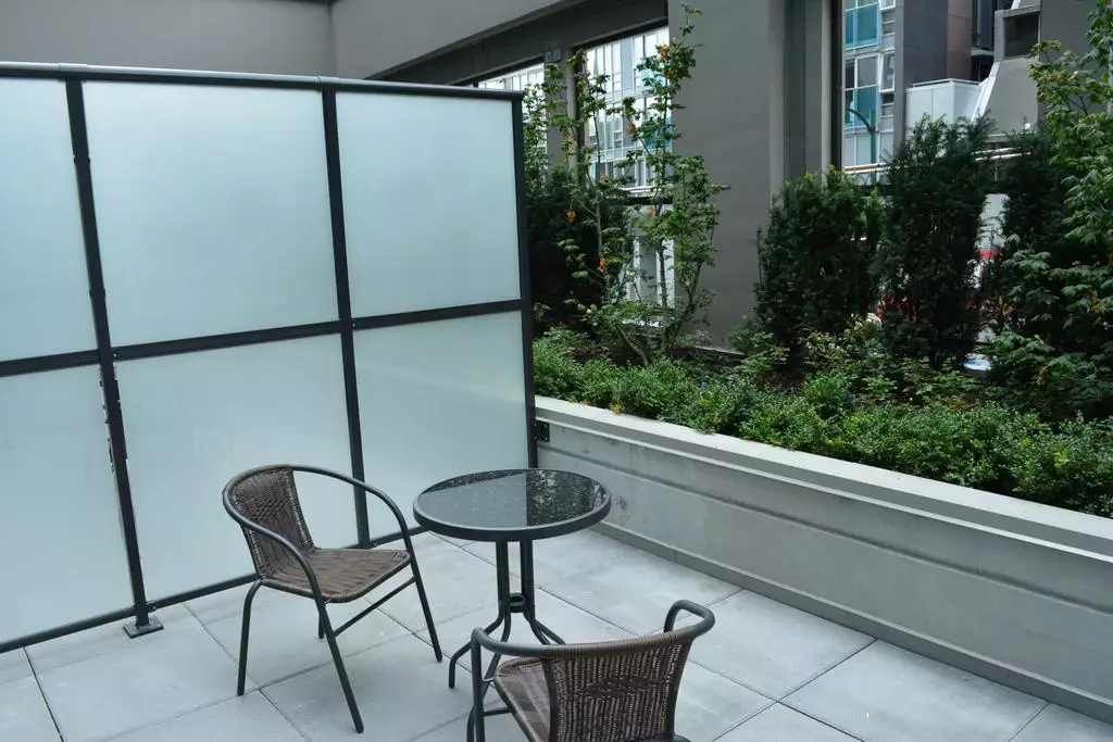 هتل BLU Vancouver ونکوور