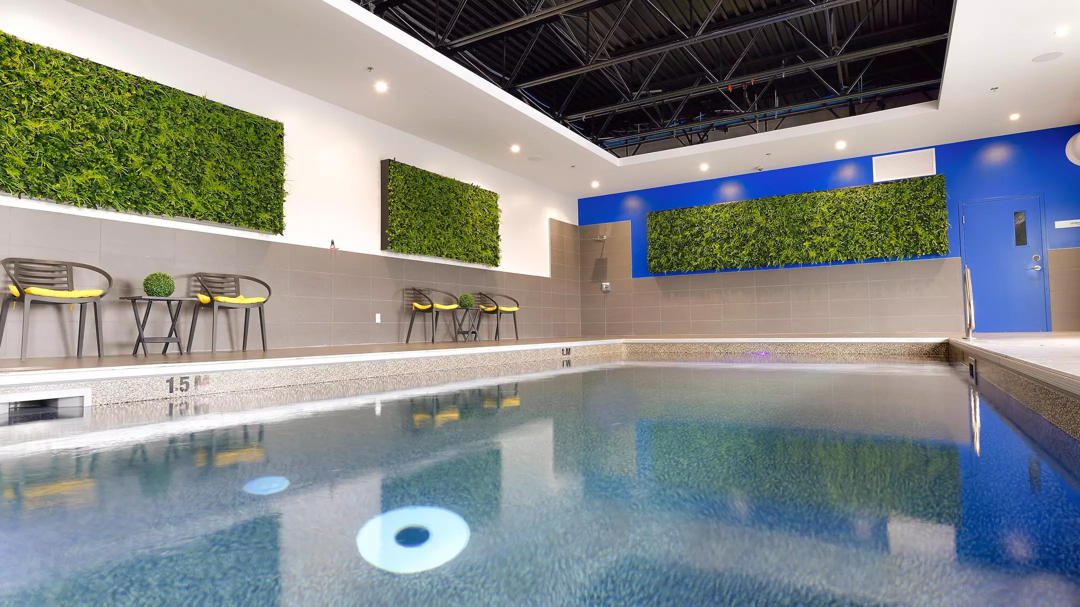 Alibaba https://cdn.alibaba.ir/ostorage/hotel-accommodation-images/6a10832cc86edf55f724a3e0_Vaudreuil-Holiday-Inn-Express-And-Suites-Vaudreuil-Dorion-1.webp