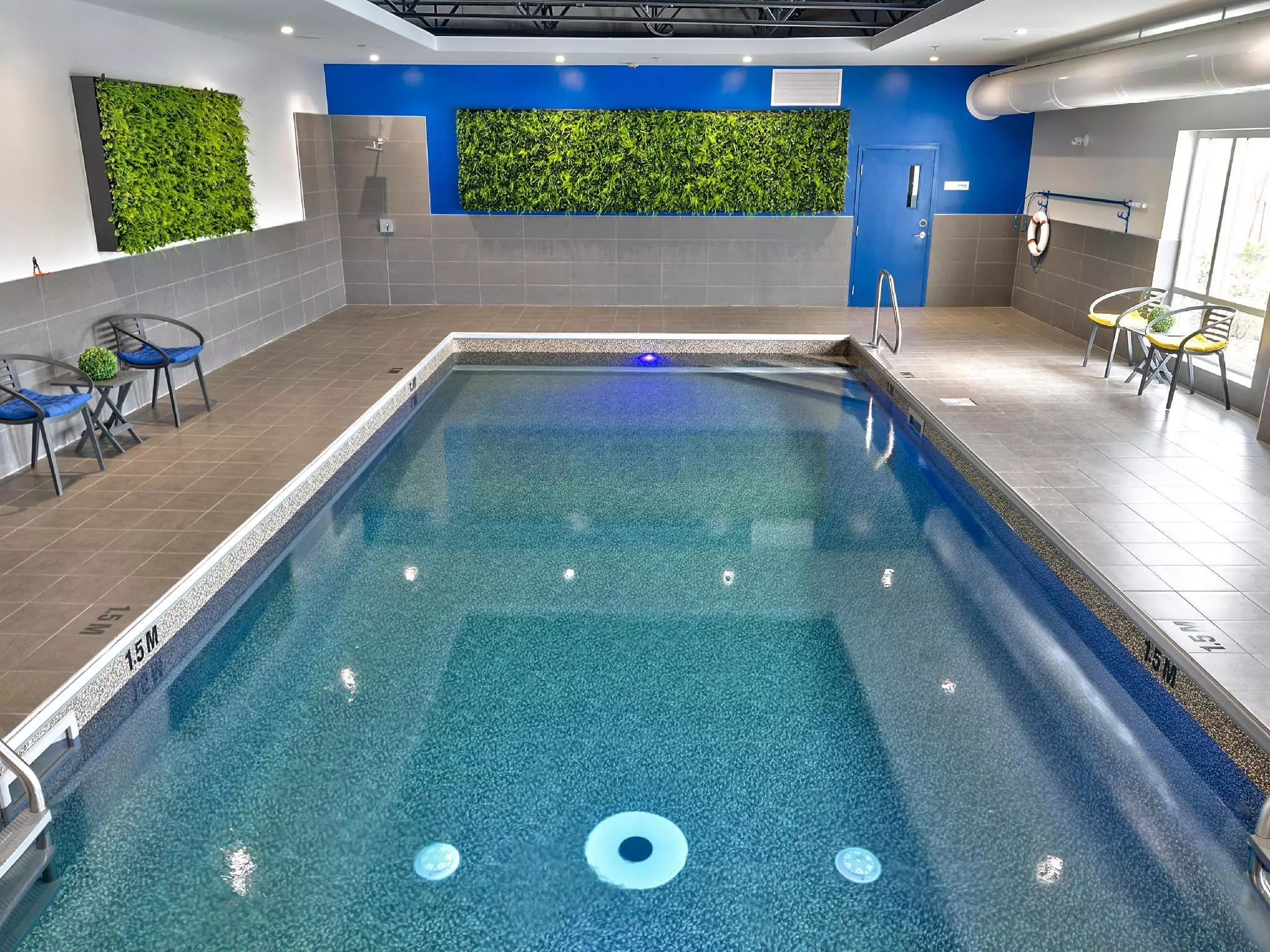 هتل Holiday Inn Express And Suites Vaudreuil Dorion Vaudreuil