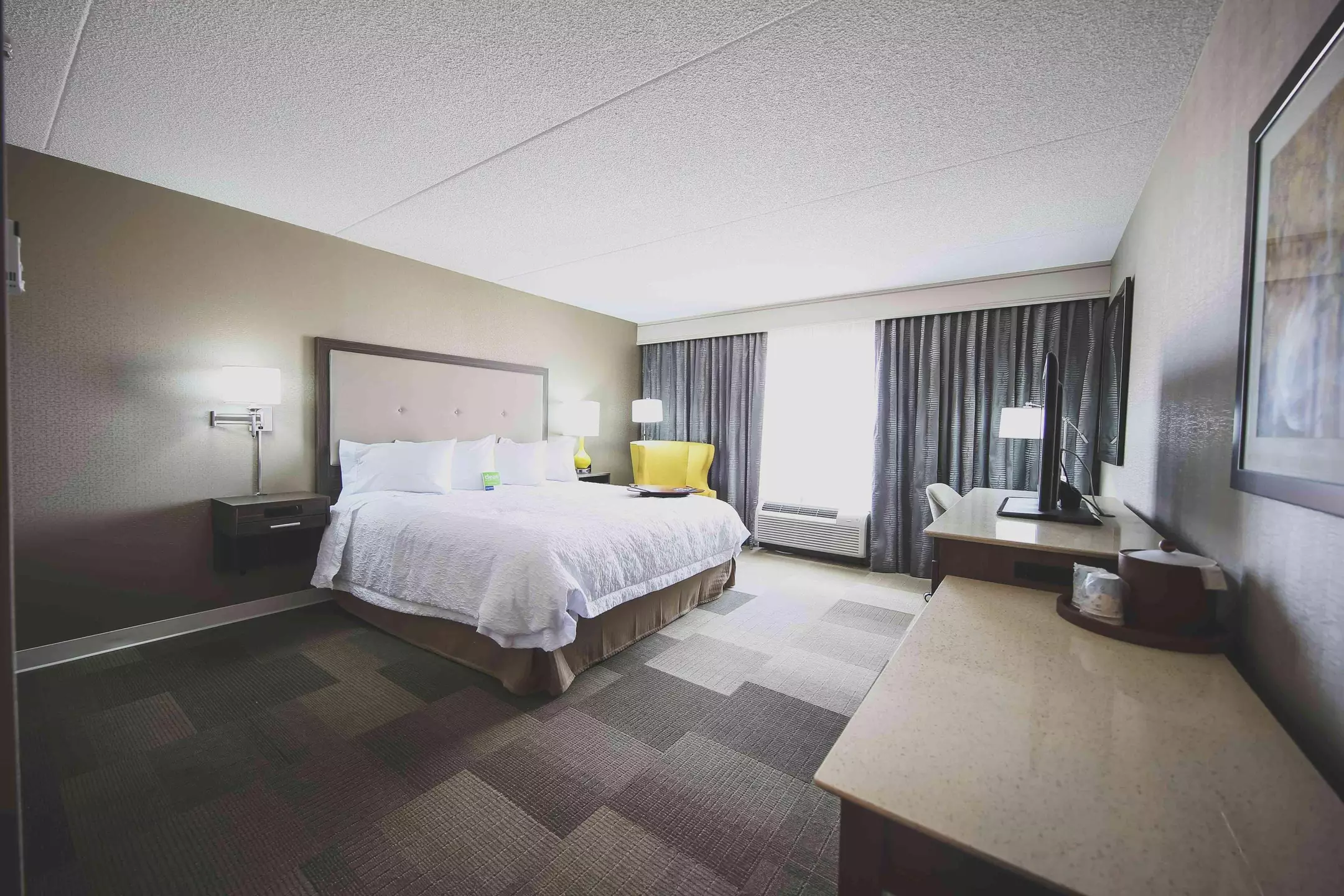 هتل Hampton Inn & Suites by Hilton Bolton Bolton