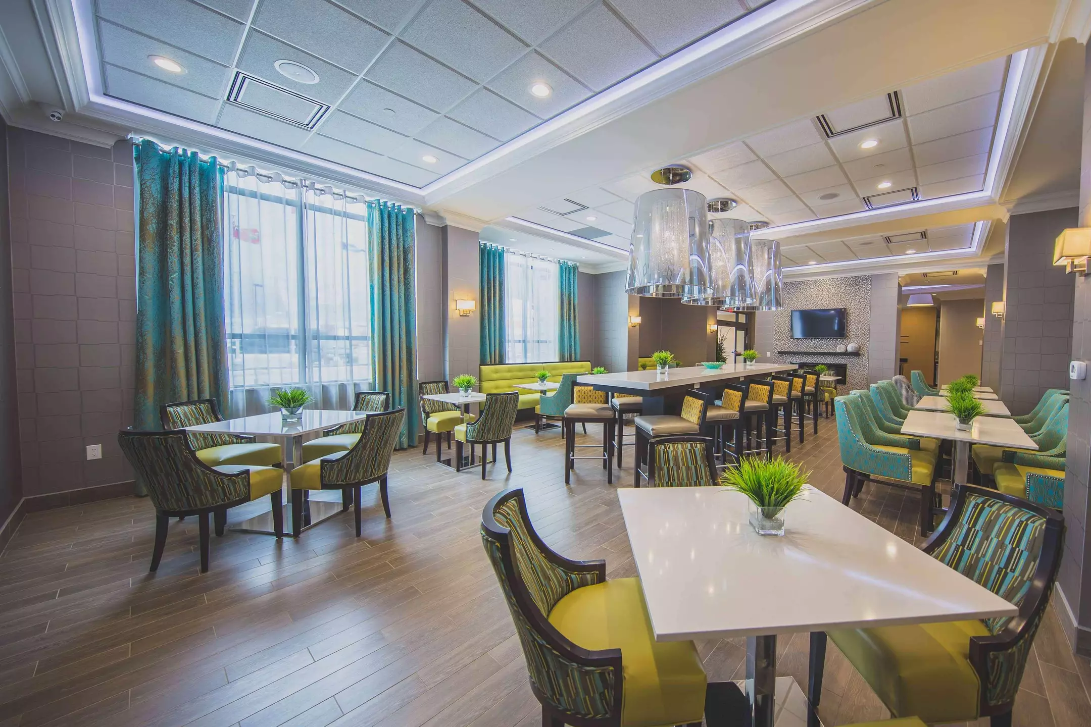 هتل Hampton Inn & Suites by Hilton Bolton Bolton