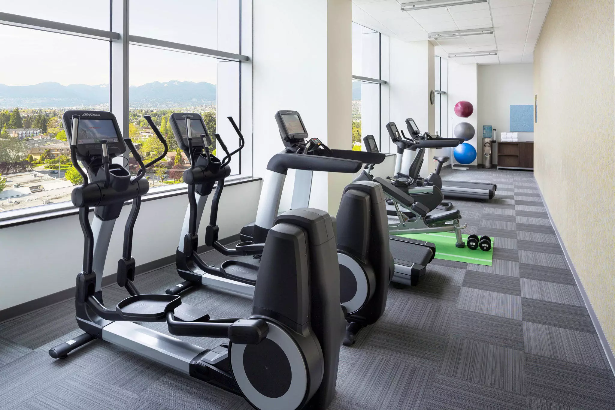 هتل Element Vancouver Metrotown Burnaby
